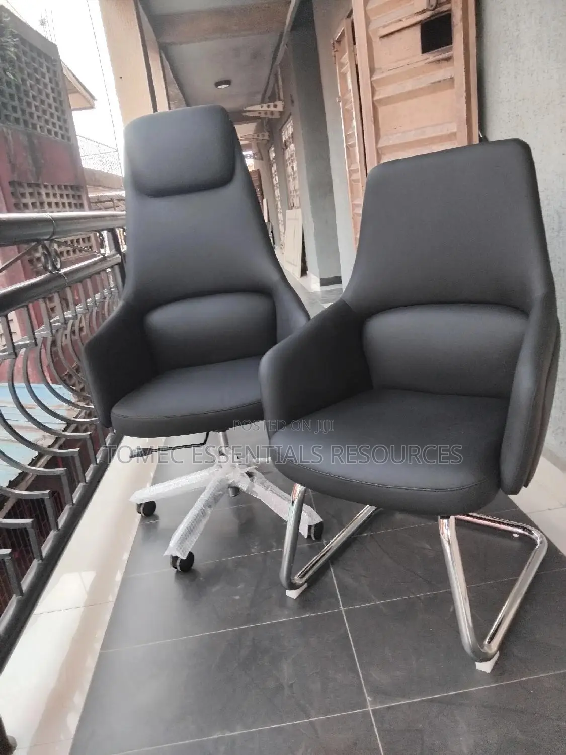 Imported Classic Executive Office Chair With Matching Guest