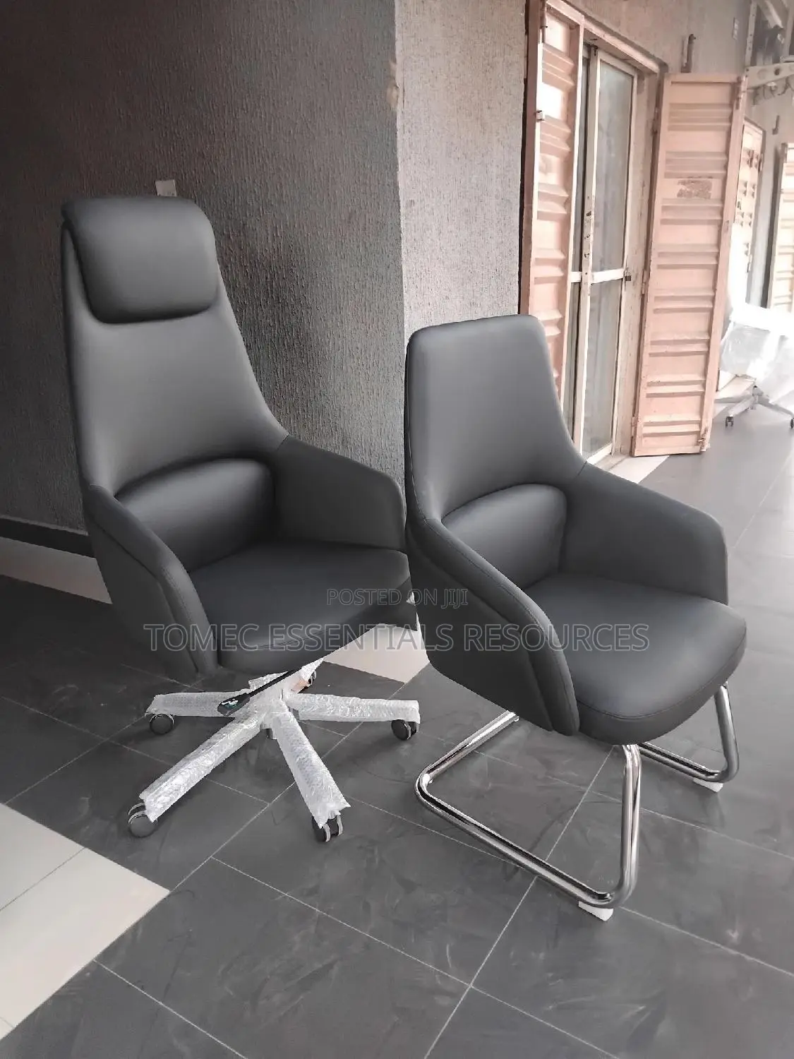 Imported Classic Executive Office Chair With Matching Guest