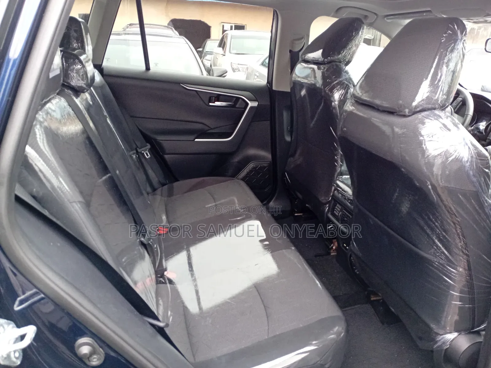 Toyota RAV4 XLE 2021 Black