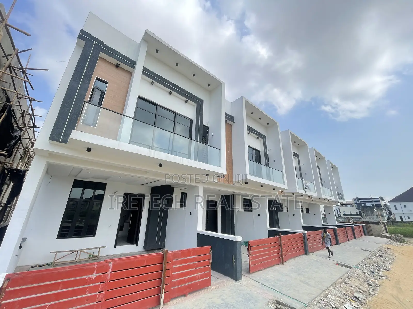 3bdrm Townhouse/Terrace in Ikota Gra Axis, Lekki for Sale