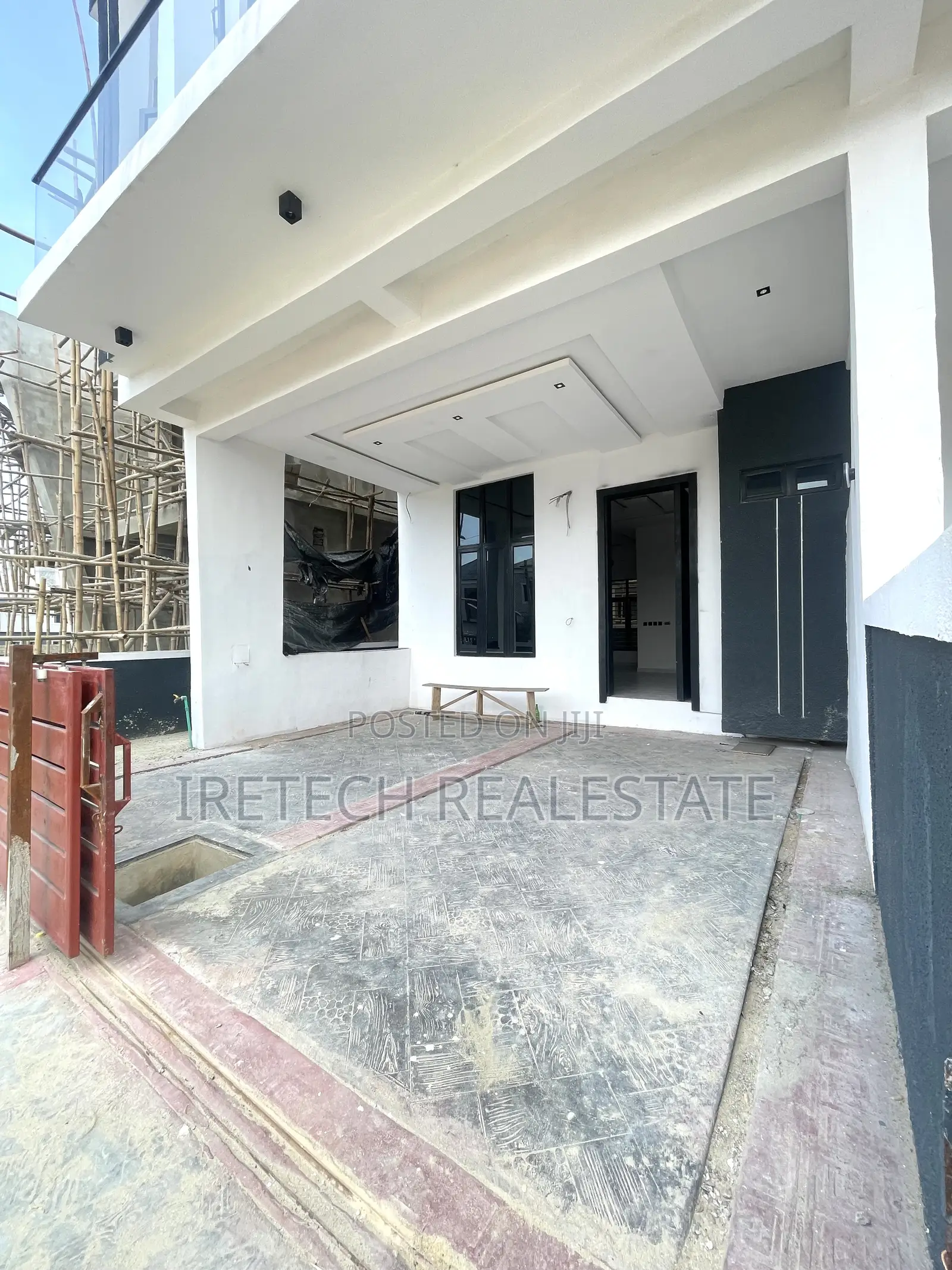 3bdrm Townhouse/Terrace in Ikota Gra Axis, Lekki for Sale