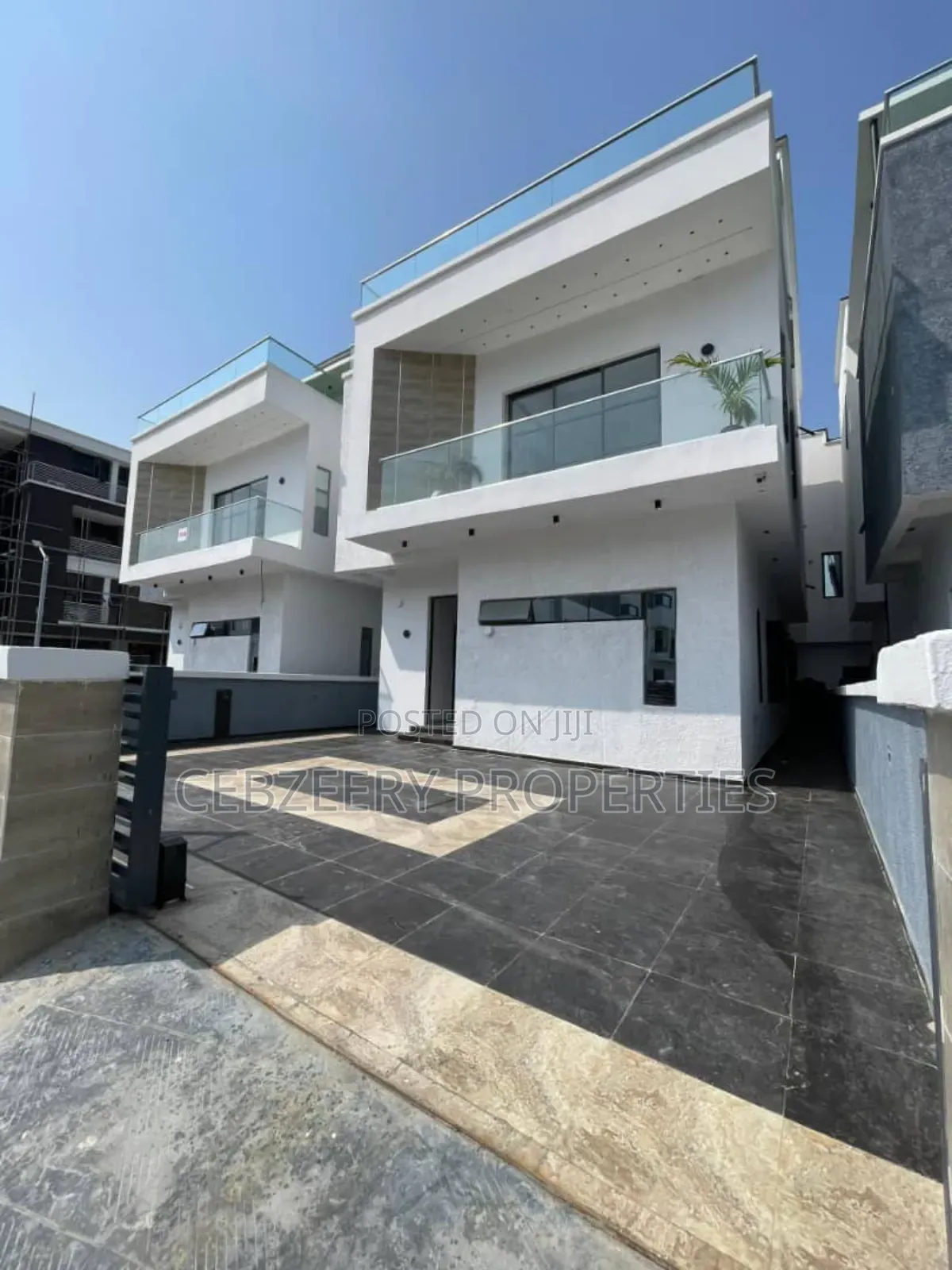 5bdrm Duplex in Osapa london for sale