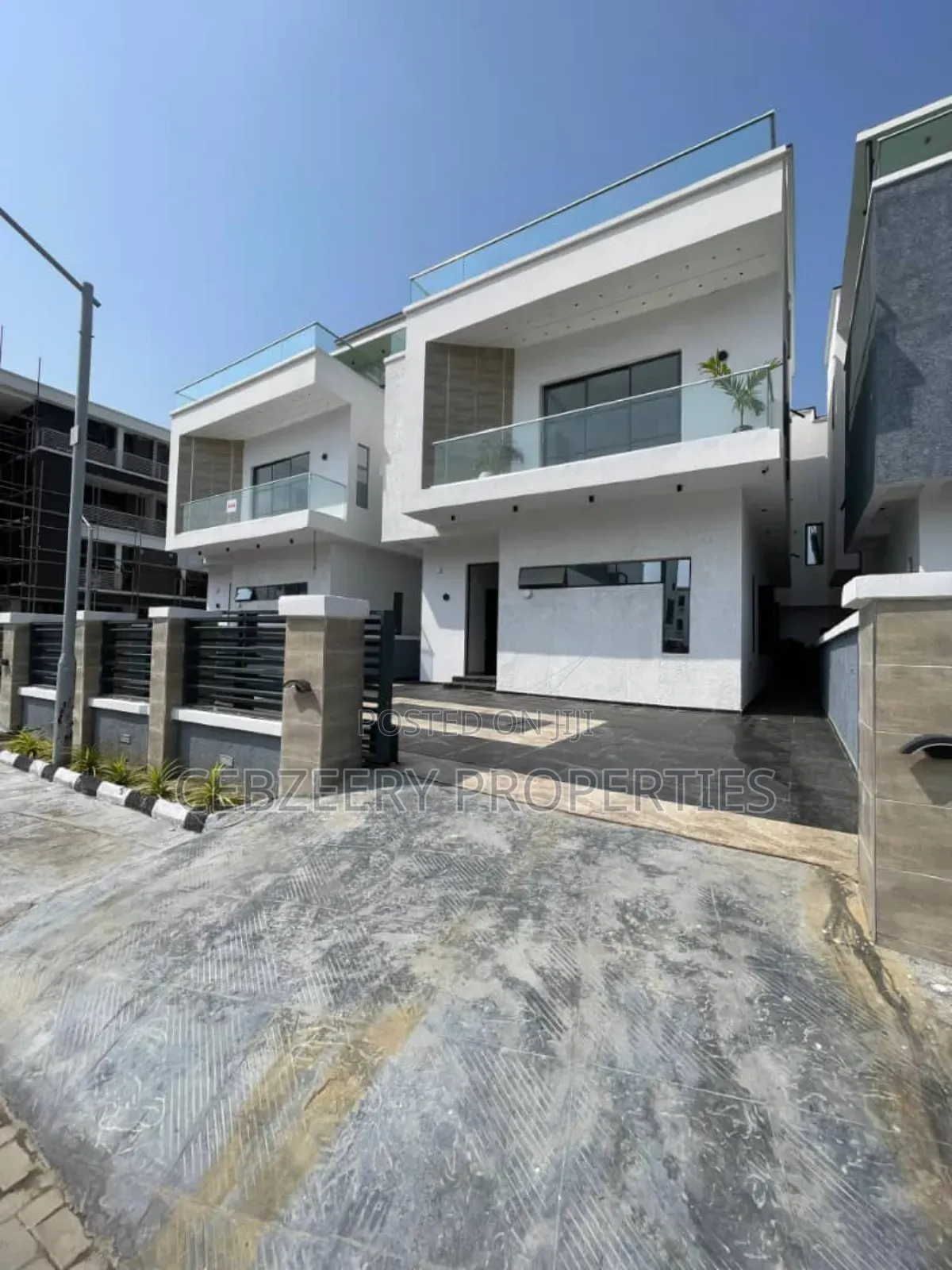 5bdrm Duplex in Osapa london for sale