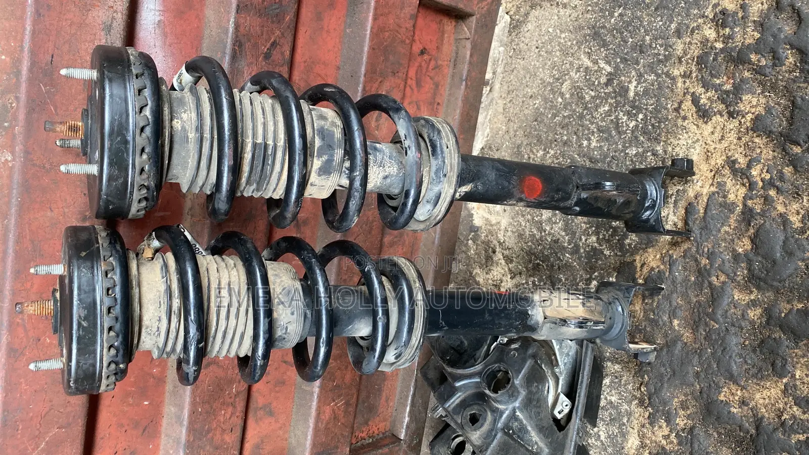 Dodge Challenger V8 Front Shocks Absorbers