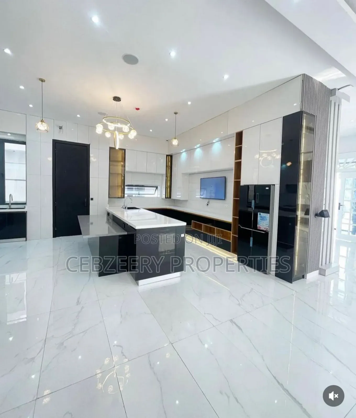 5bdrm Duplex in Osapa london for sale