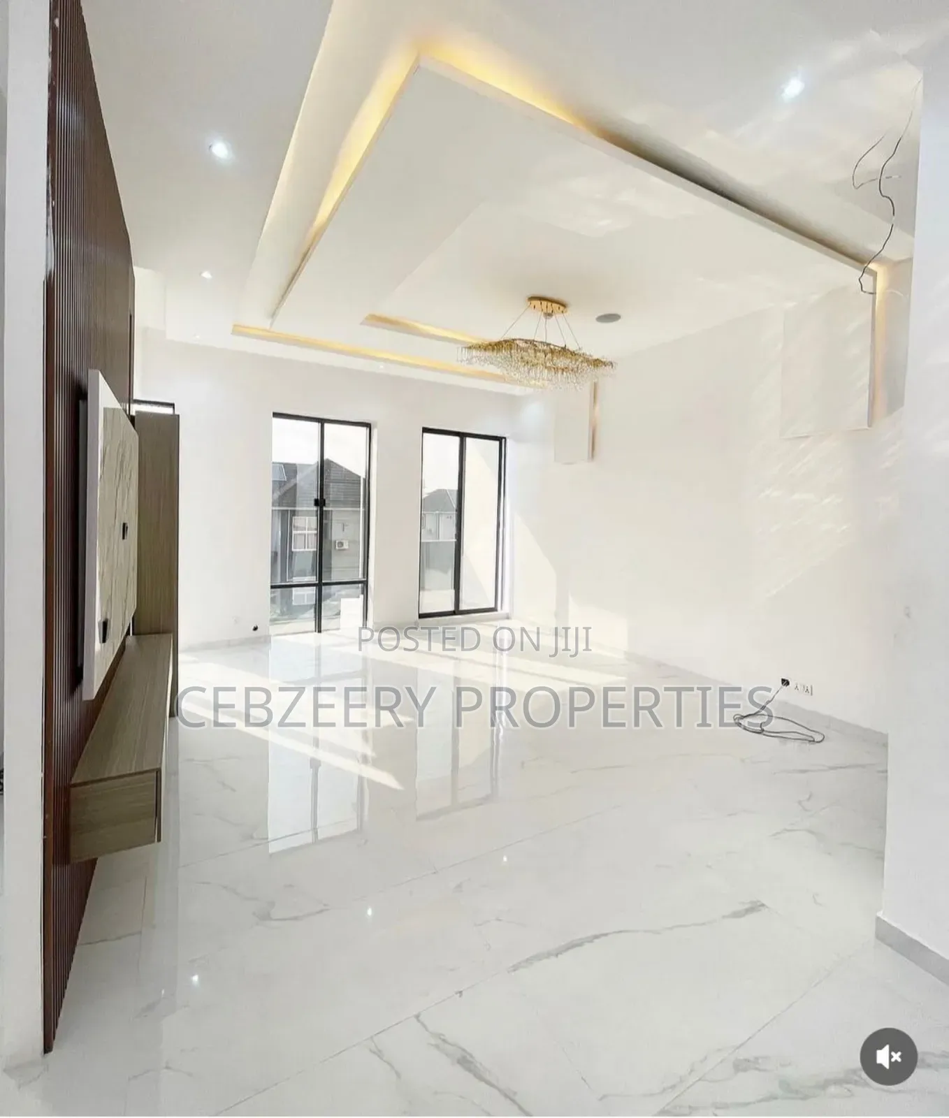 5bdrm Duplex in Osapa london for sale