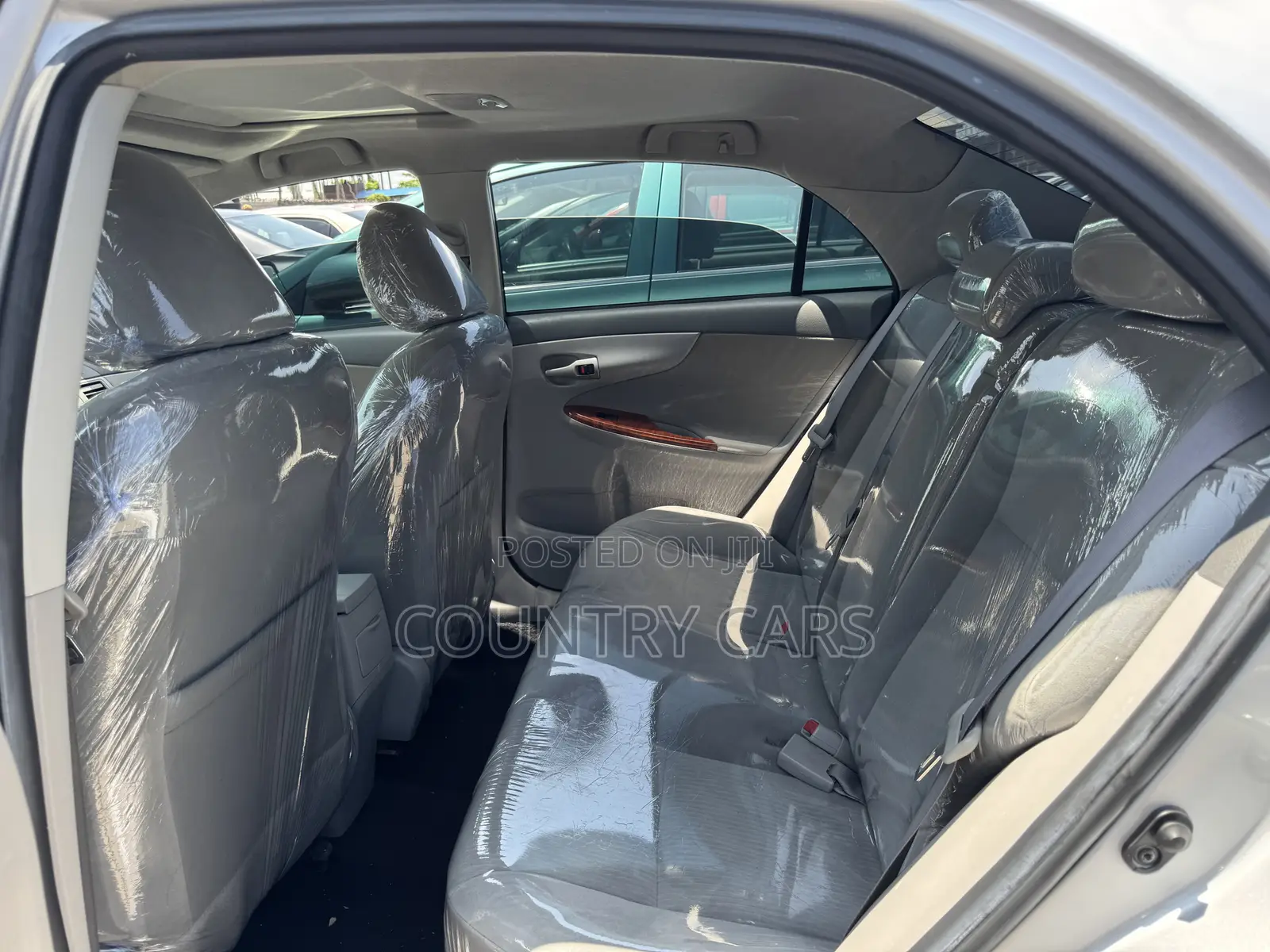 Toyota Corolla LE 4dr Sedan (1.8L 4cyl 4A) 2010 Silver
