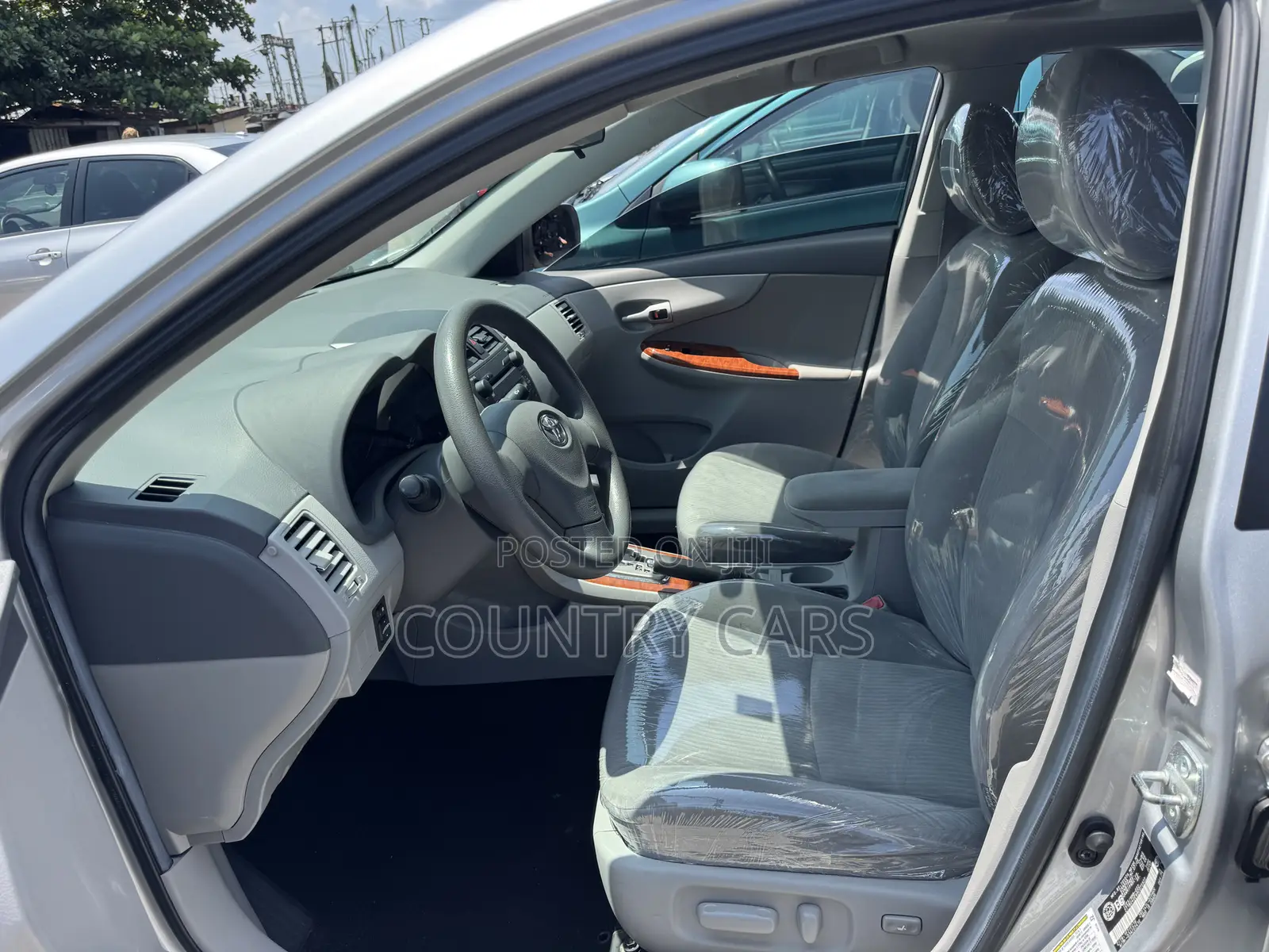 Toyota Corolla LE 4dr Sedan (1.8L 4cyl 4A) 2010 Silver