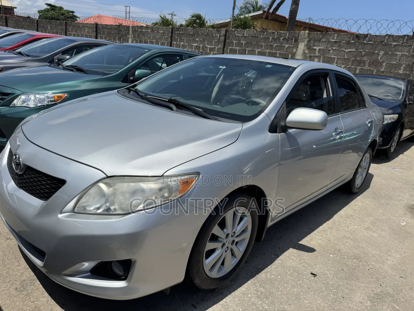 Toyota Corolla LE 4dr Sedan (1.8L 4cyl 4A) 2010 Silver