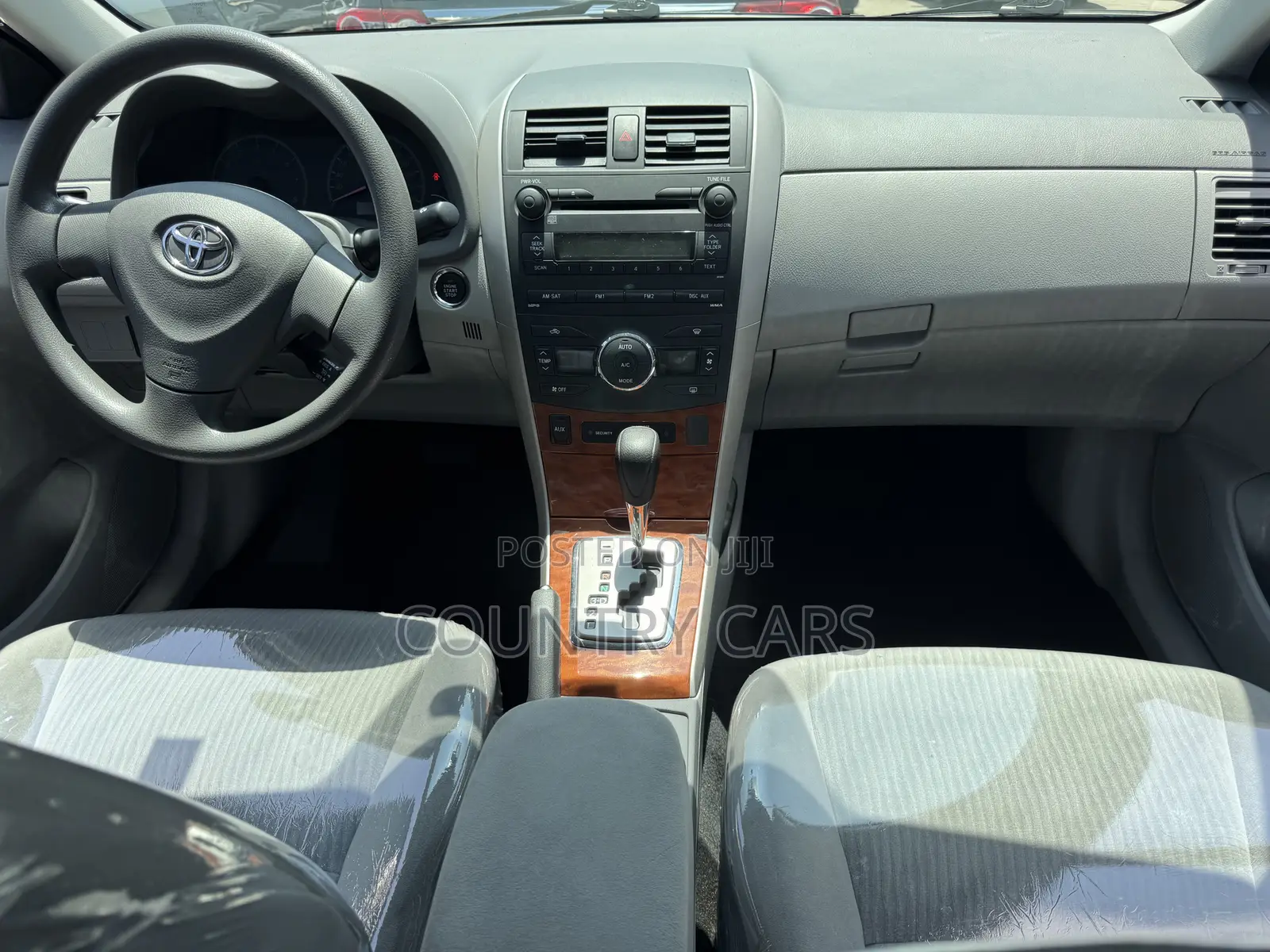 Toyota Corolla LE 4dr Sedan (1.8L 4cyl 4A) 2010 Silver