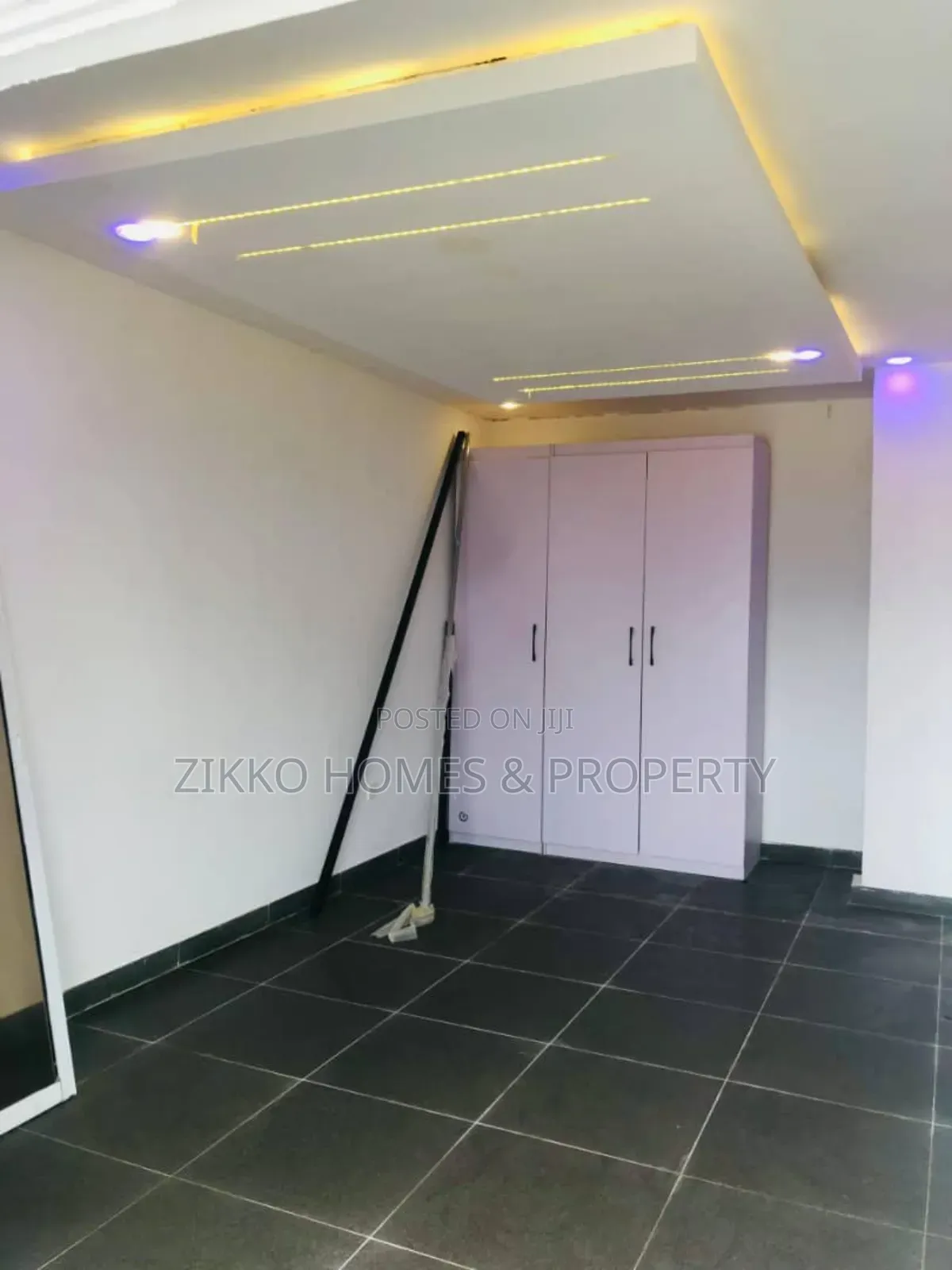 4bdrm Duplex in Ikota Gra for sale
