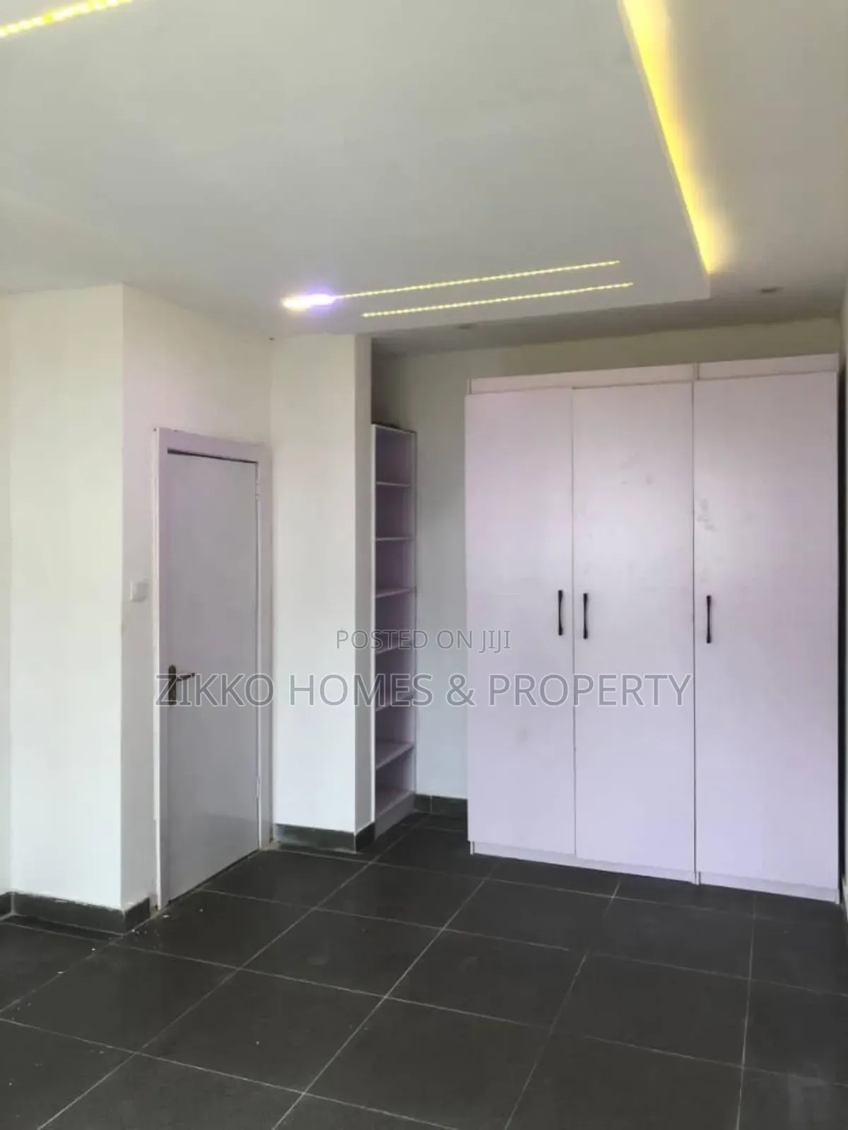 4bdrm Duplex in Ikota Gra for sale