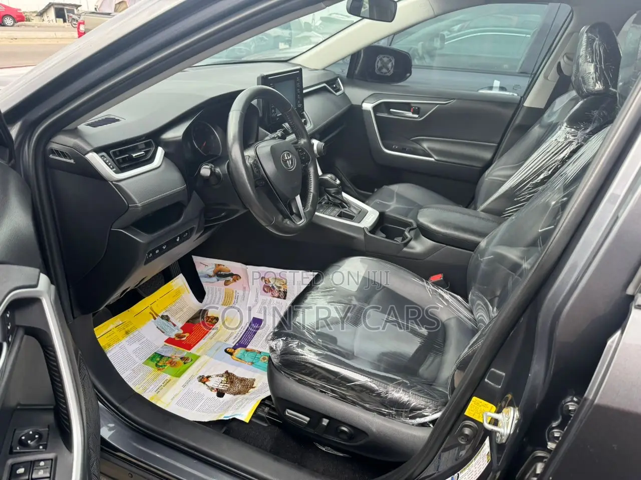 Toyota RAV4 XLE 2021 Gray