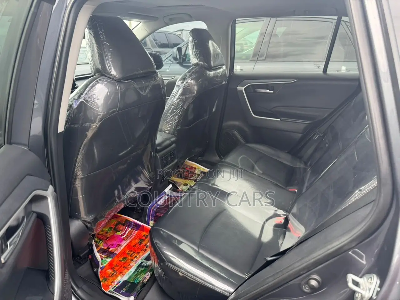 Toyota RAV4 XLE 2021 Gray