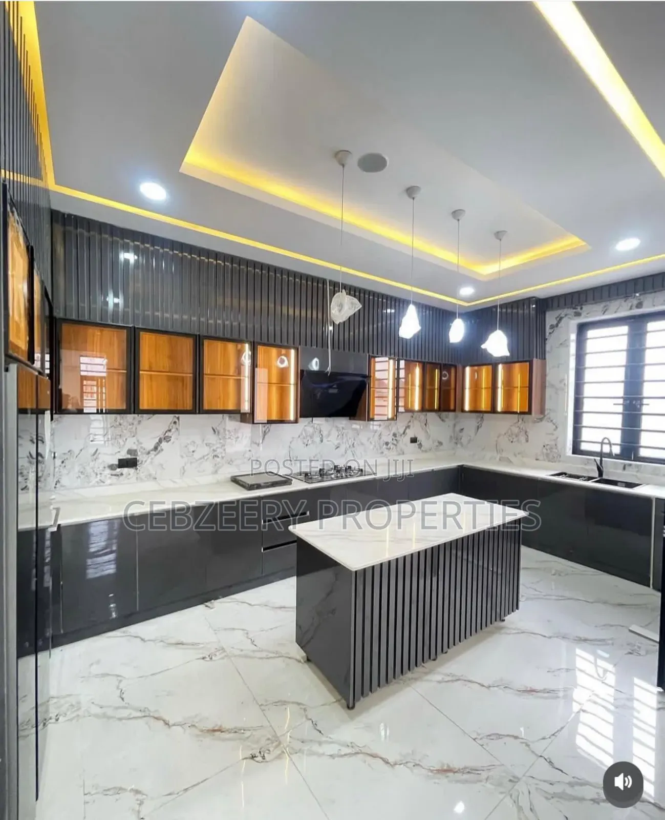 5bdrm Duplex in Lekki Phase 1 for sale