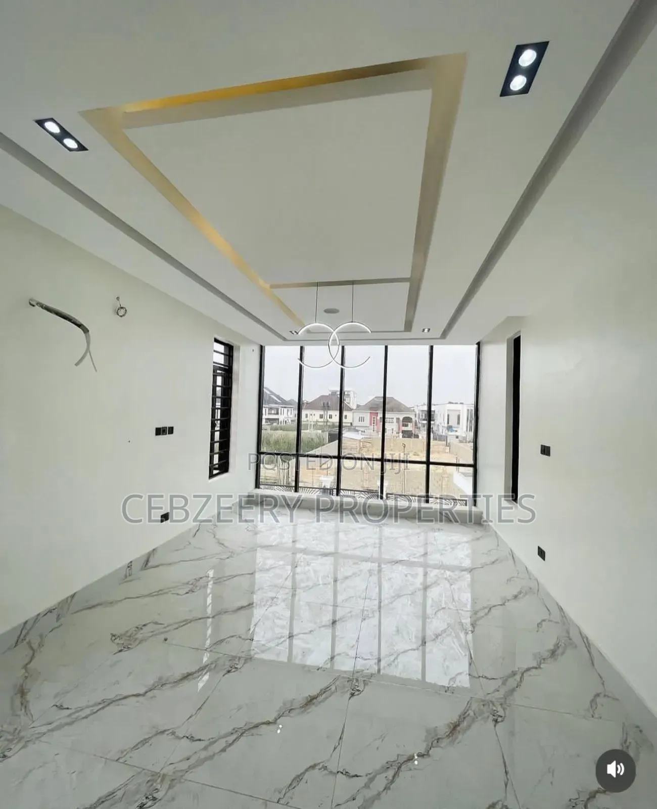 5bdrm Duplex in Lekki Phase 1 for sale