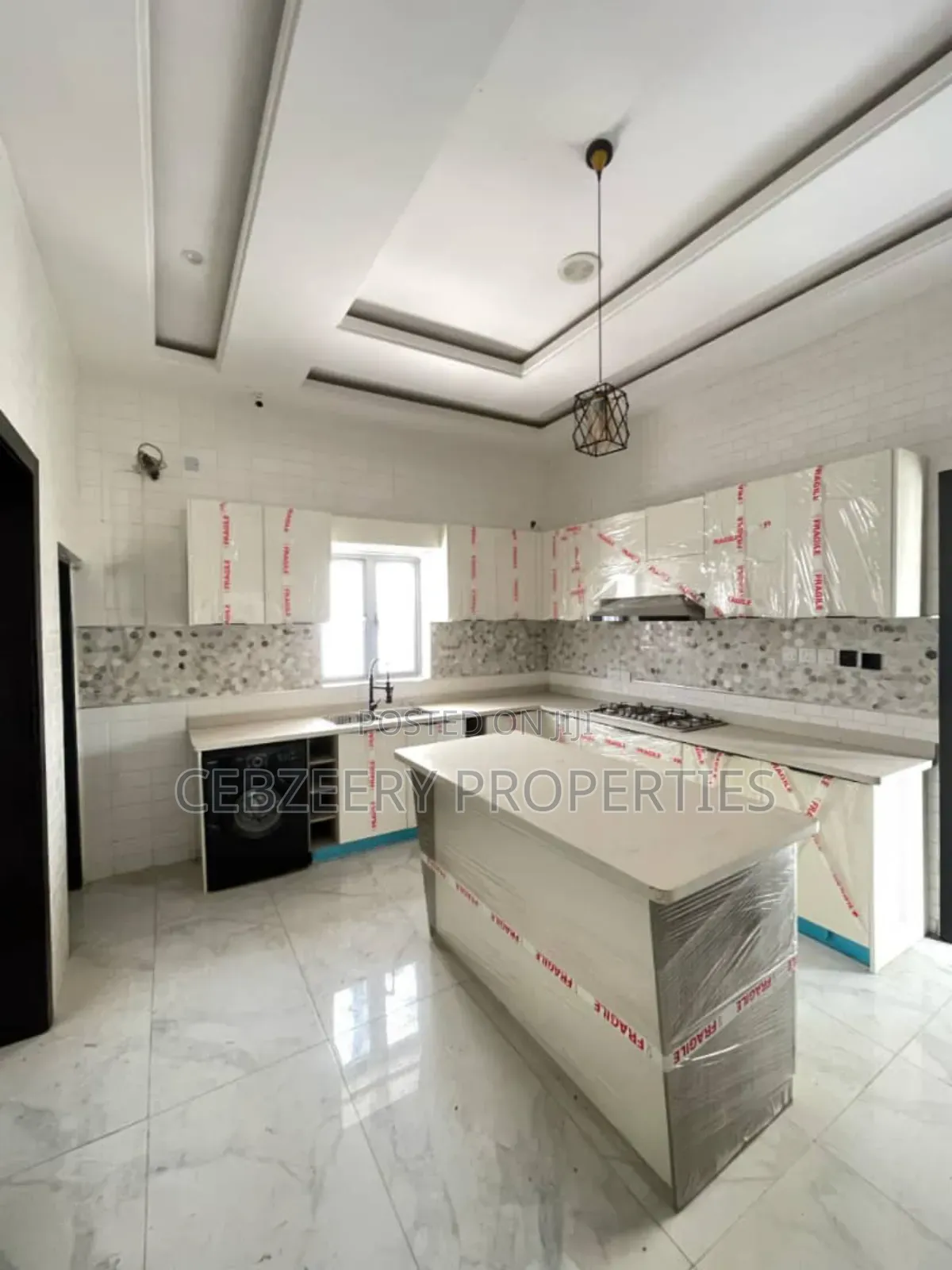 5bdrm Duplex in Osapa london for sale