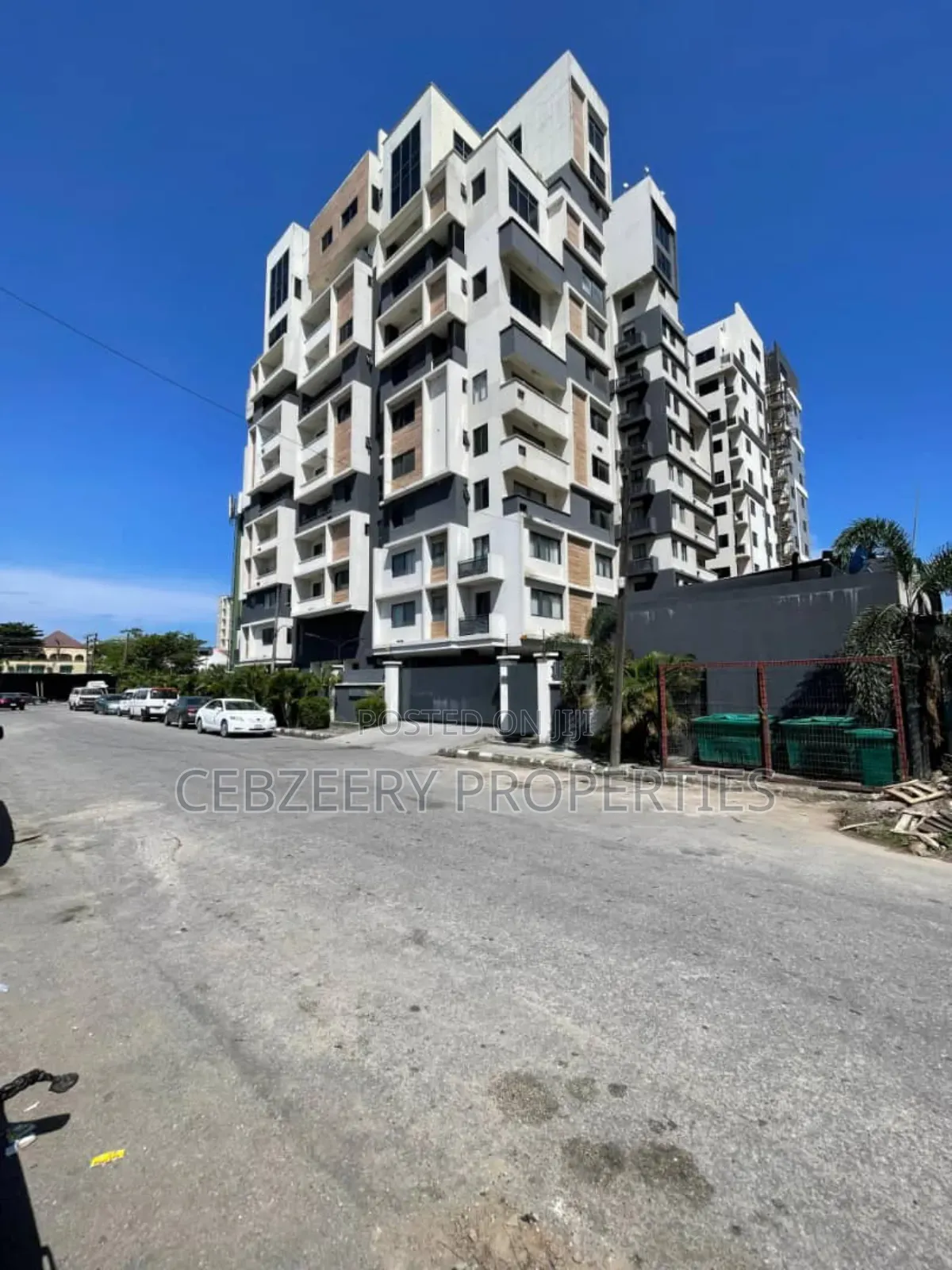 4bdrm Penthouse in Victoria Island for sale