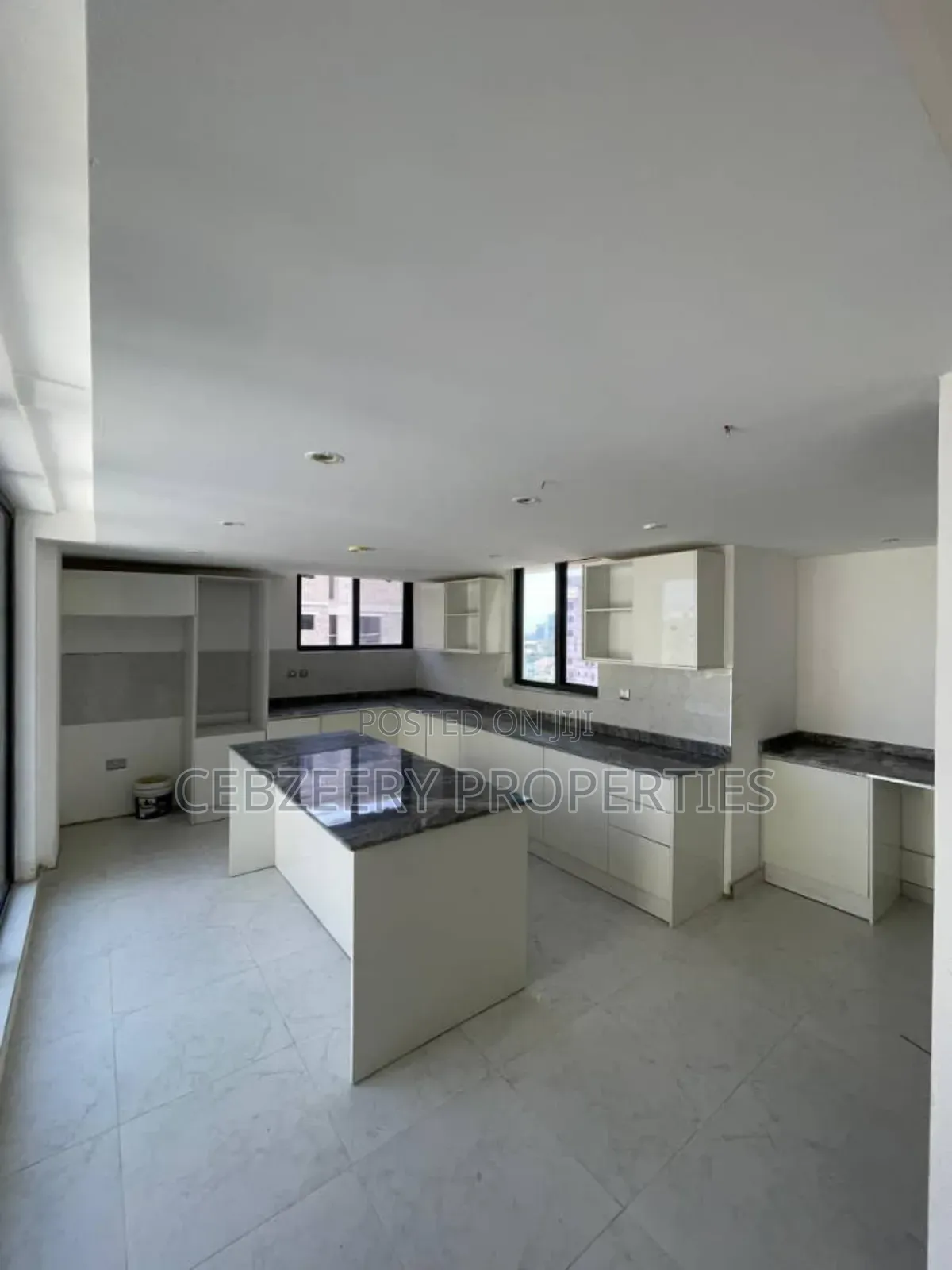 4bdrm Penthouse in Victoria Island for sale