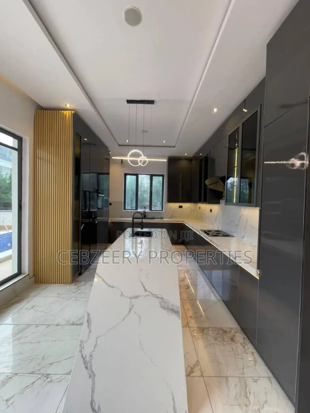 6bdrm Duplex in Lekki for sale