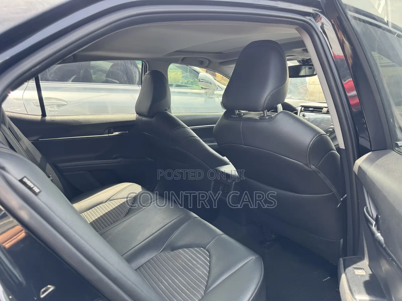 Toyota Camry SE FWD (2.5L 4cyl 8AM) 2018 Black