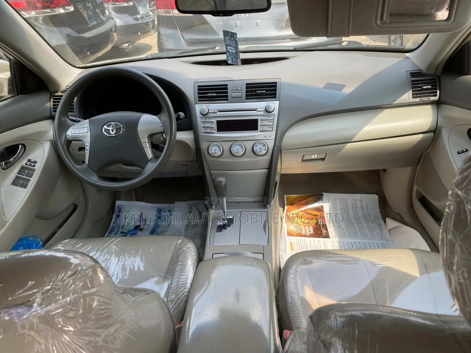 Toyota Camry LE 4dr Sedan (2.5L 4cyl 6AM) 2010 Gold