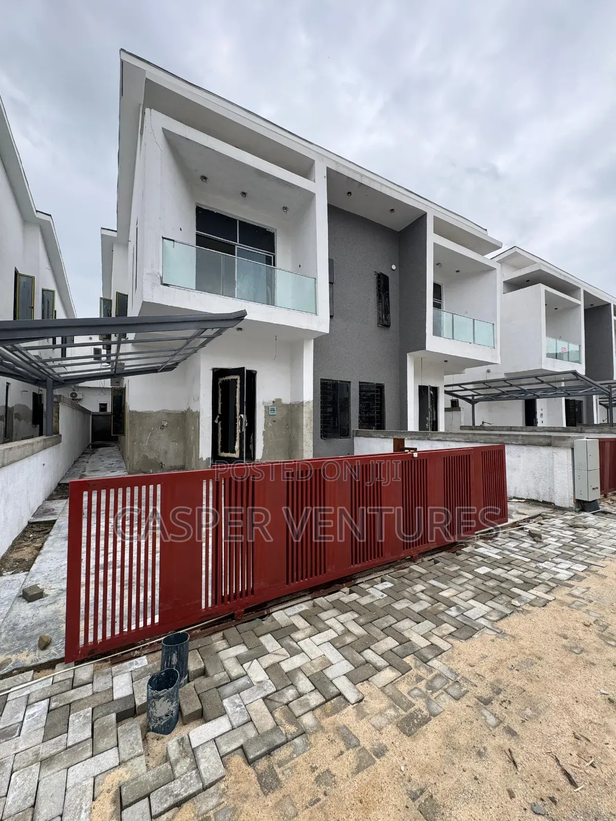4bdrm Duplex in Lekki Phase 2 for sale