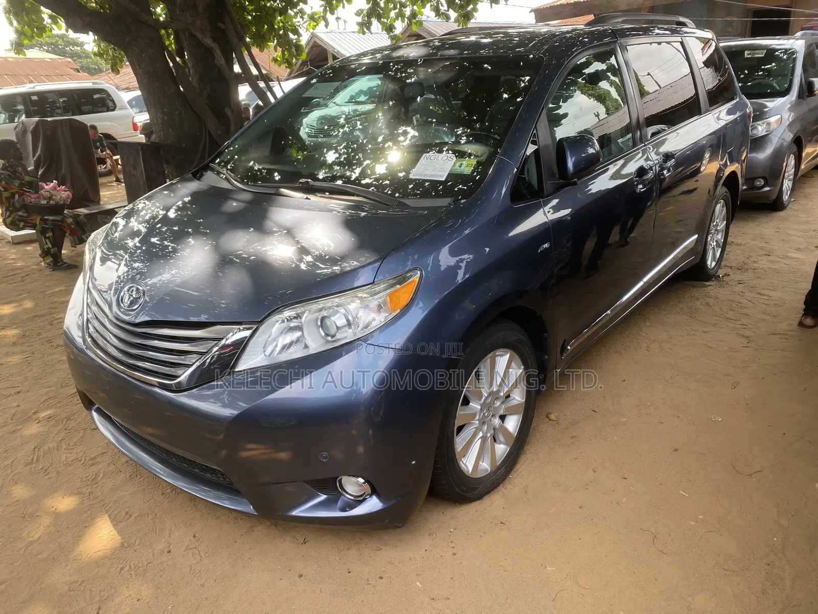 Toyota Sienna XLE Premium 8 Passenger (3.5L 6cyl 6A) 2016 Blue