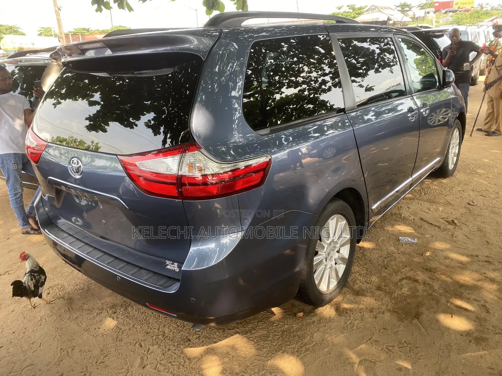 Toyota Sienna XLE Premium 8 Passenger (3.5L 6cyl 6A) 2016 Blue