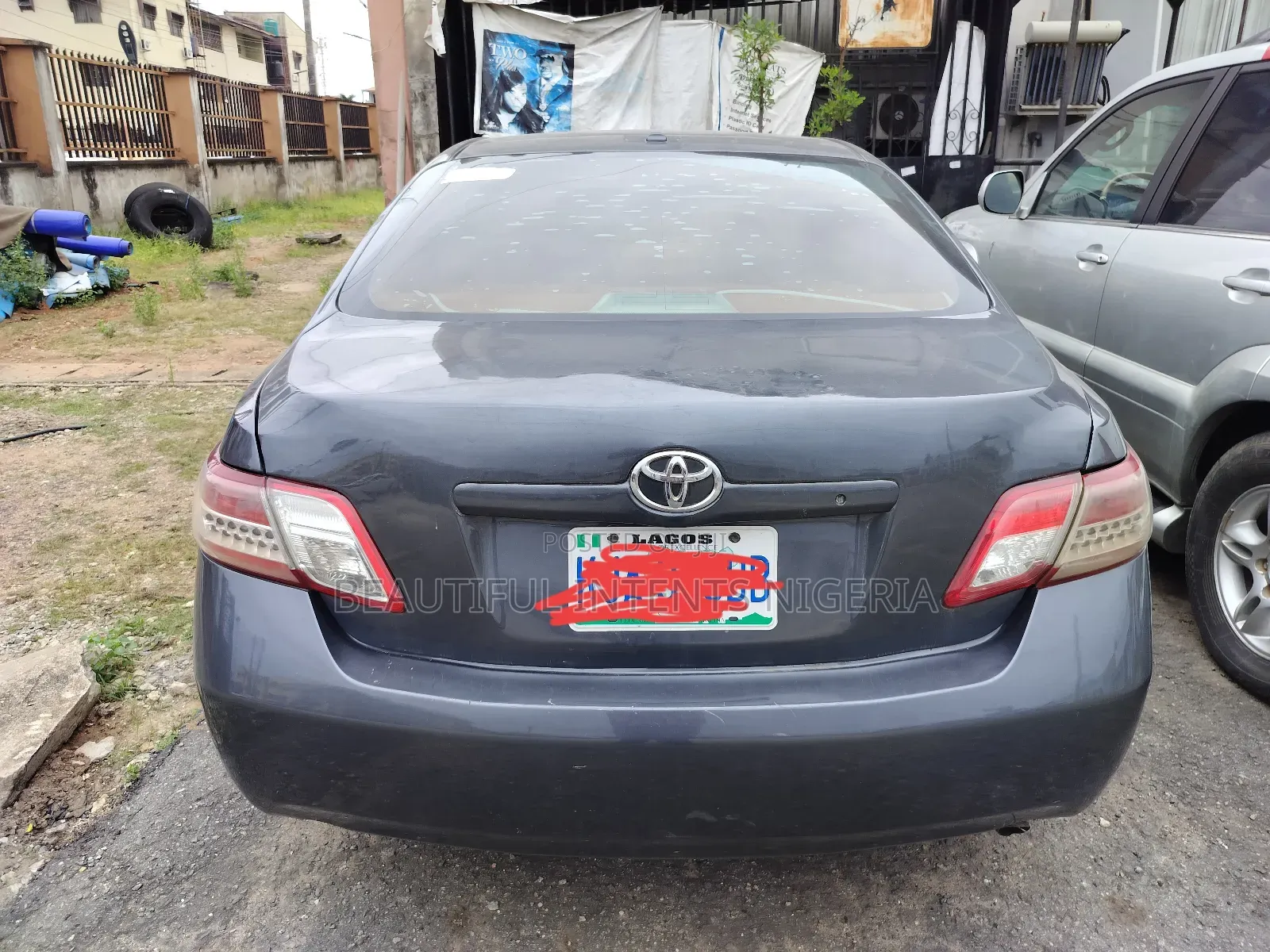 Toyota Camry LE 4dr Sedan (2.5L 4cyl 6AM) 2010 Gray