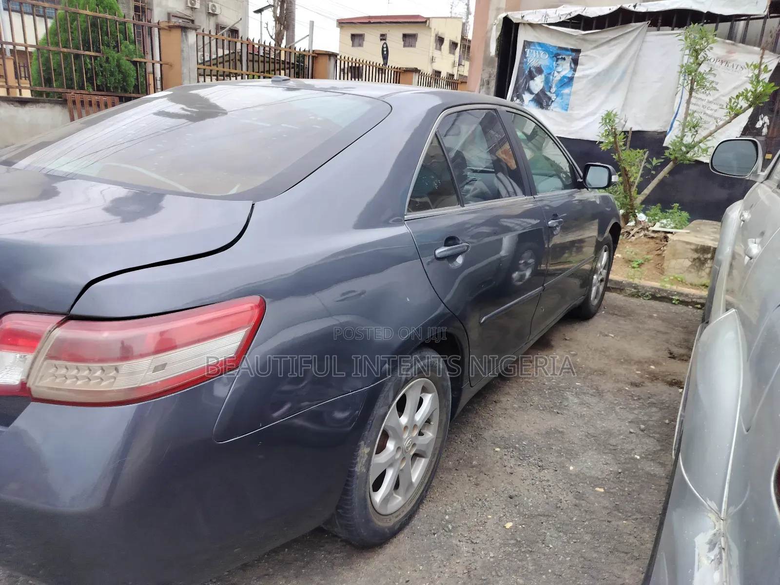 Toyota Camry LE 4dr Sedan (2.5L 4cyl 6AM) 2010 Gray