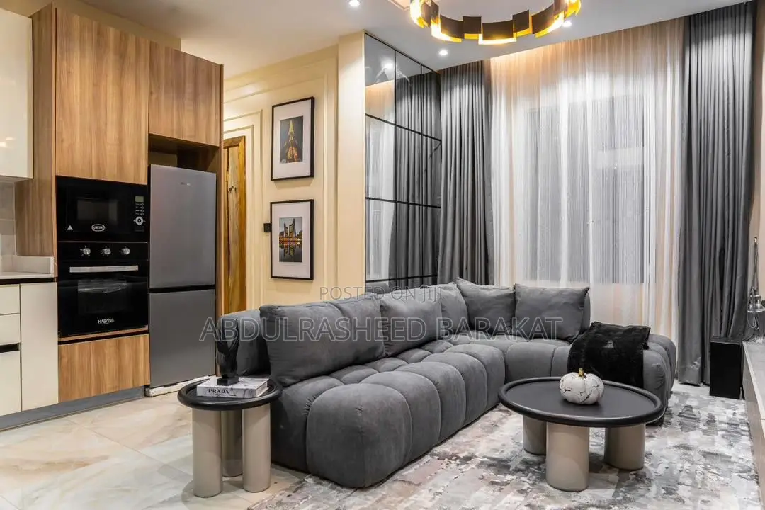 Luxury One Bedroom Apartment With Pool Brand New