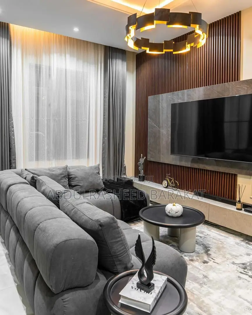Luxury One Bedroom Apartment With Pool Brand New