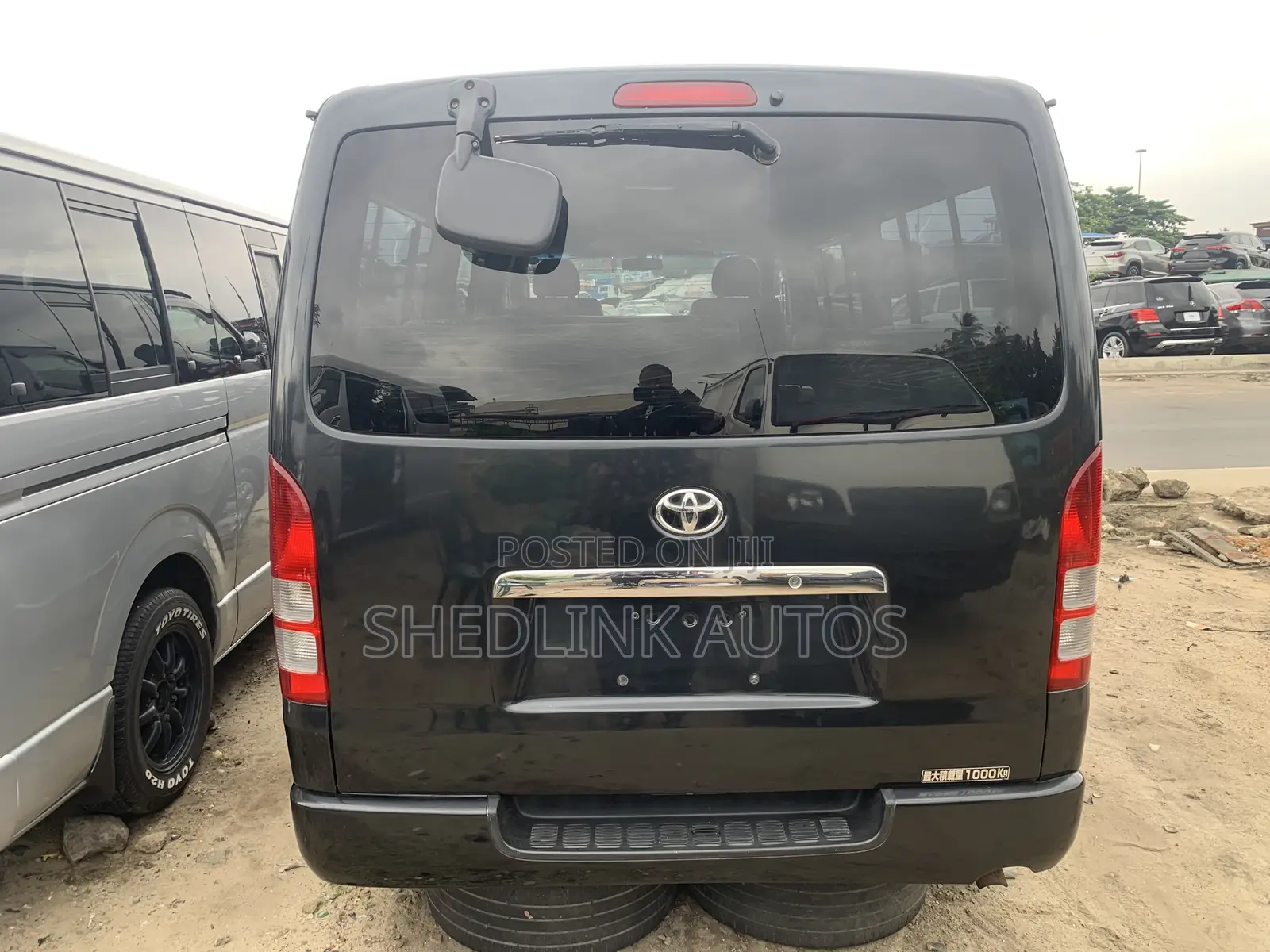 Toyota HiAce 2012 Black