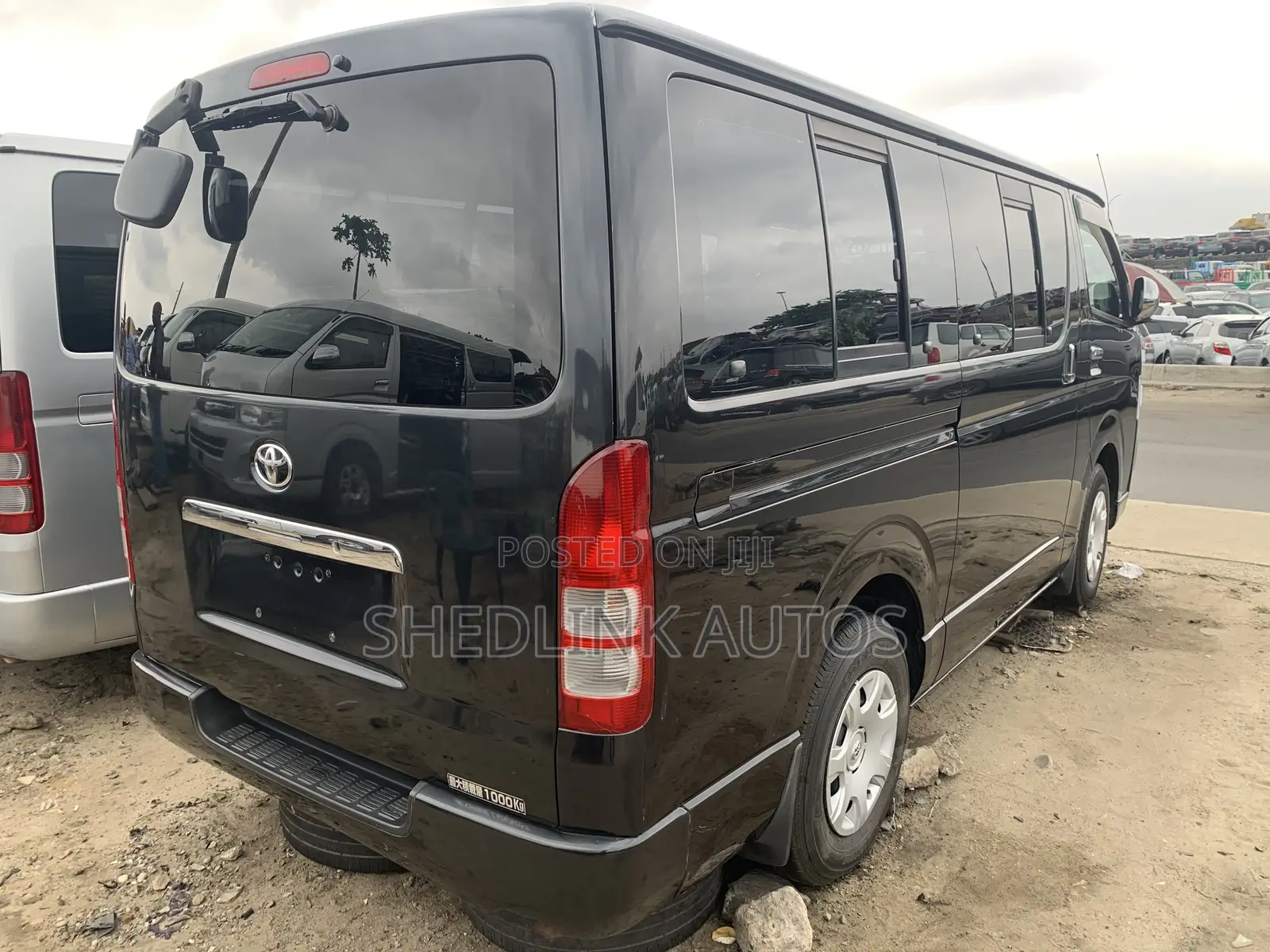 Toyota HiAce 2012 Black
