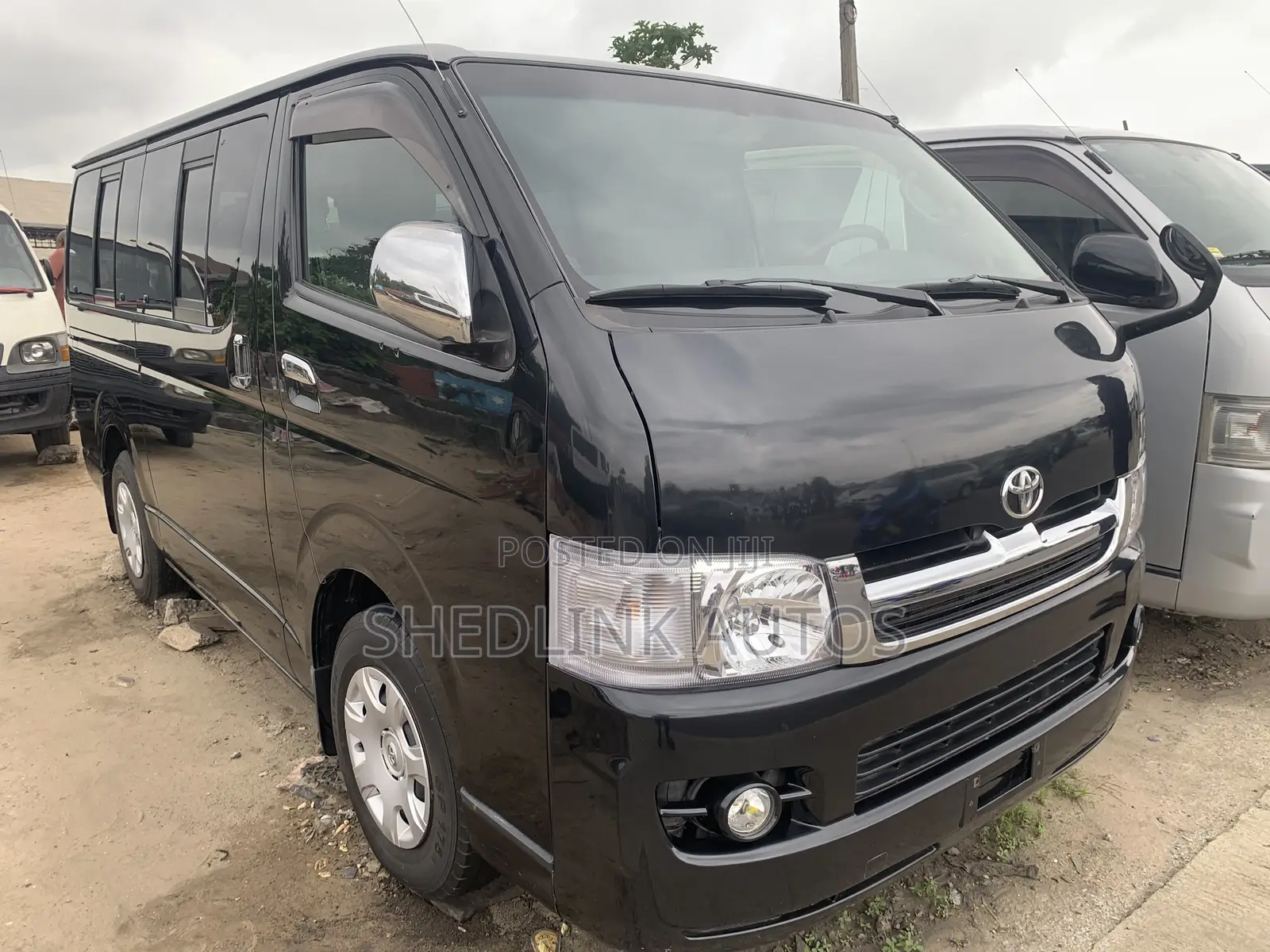 Toyota HiAce 2012 Black