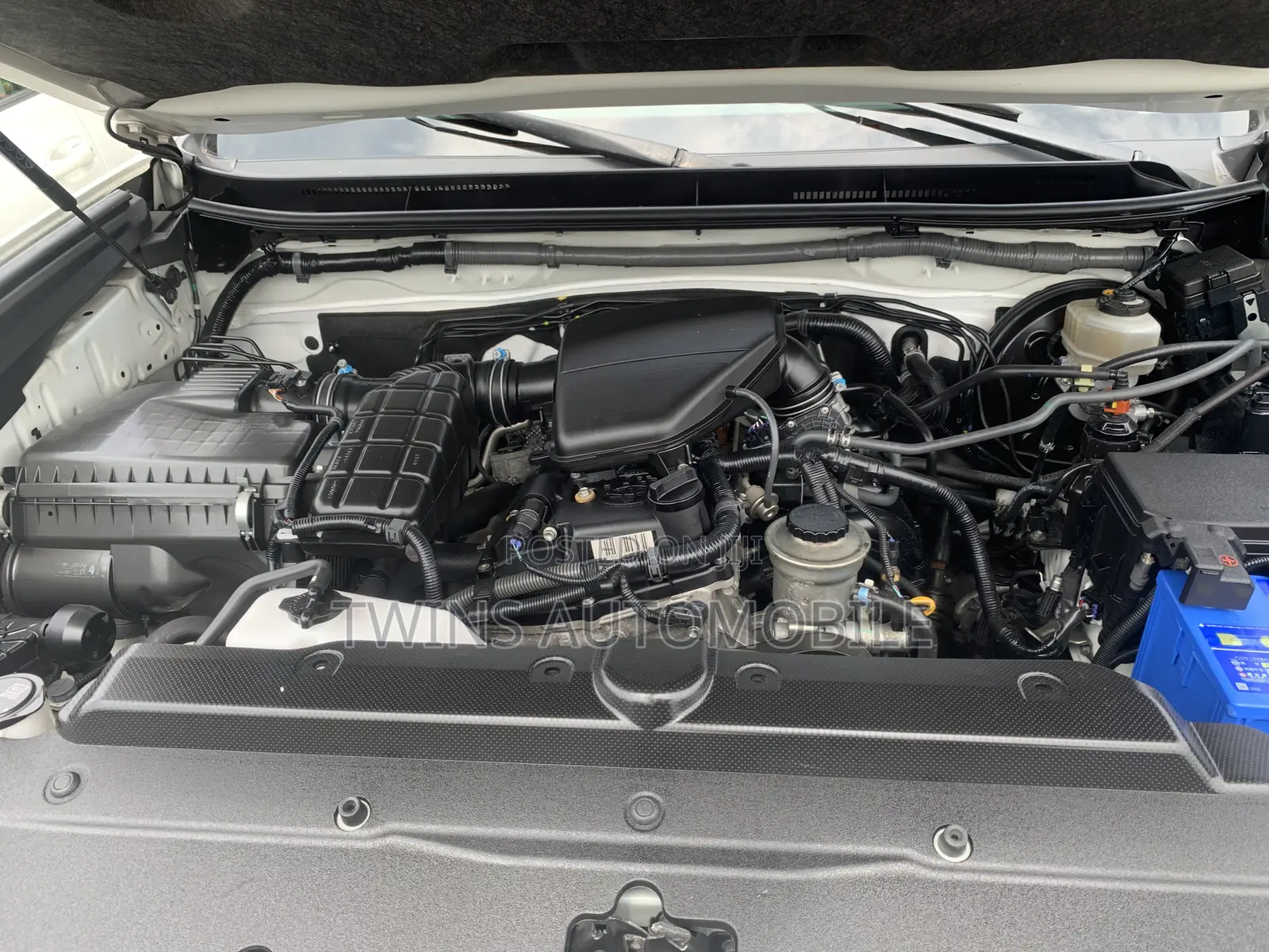 Toyota Land Cruiser Prado 2023 White