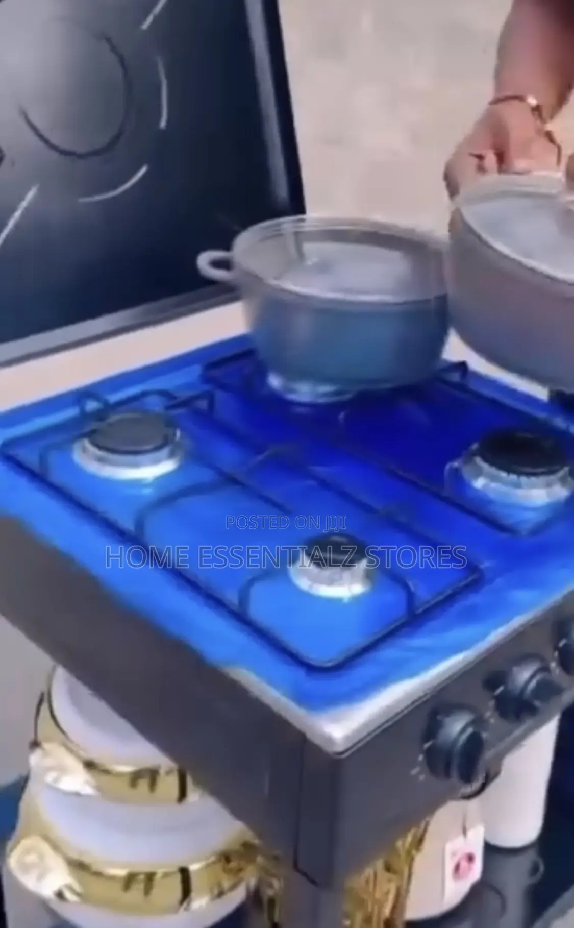 Free Stand 4-Burners Gas Cooker.
