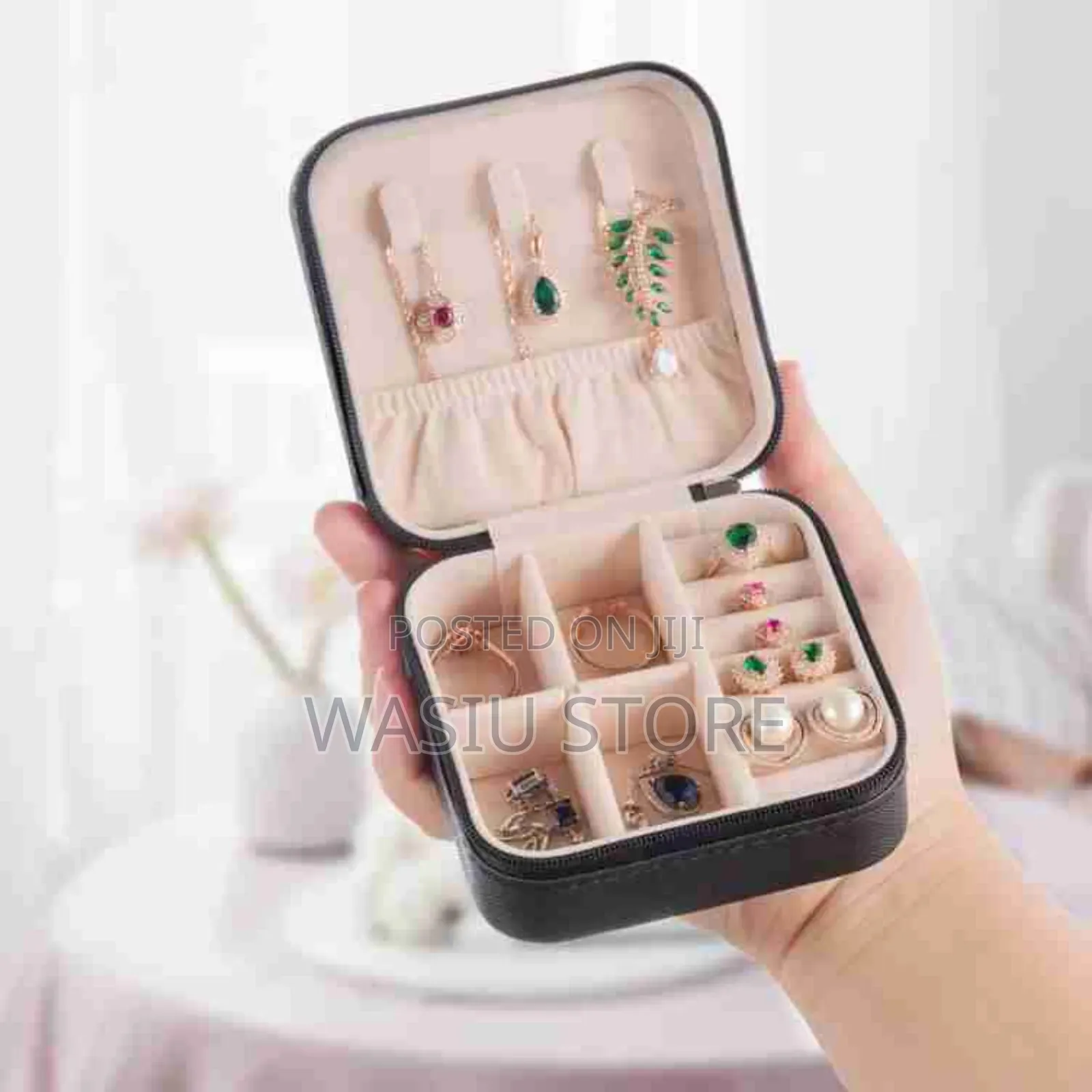 Mini Jewelry Organizer