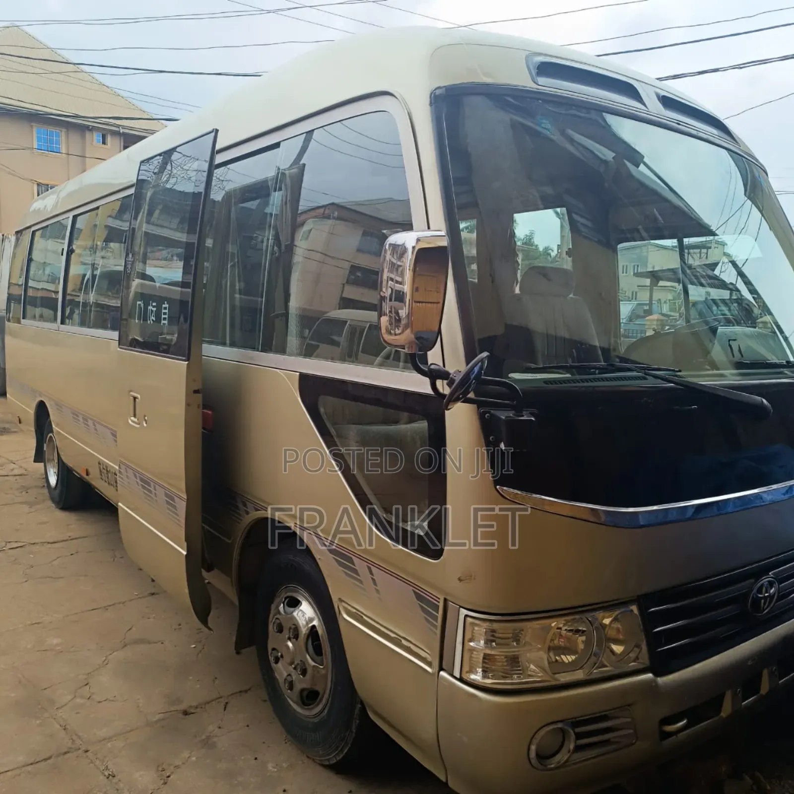 Toyota Coaster 2014 Gold