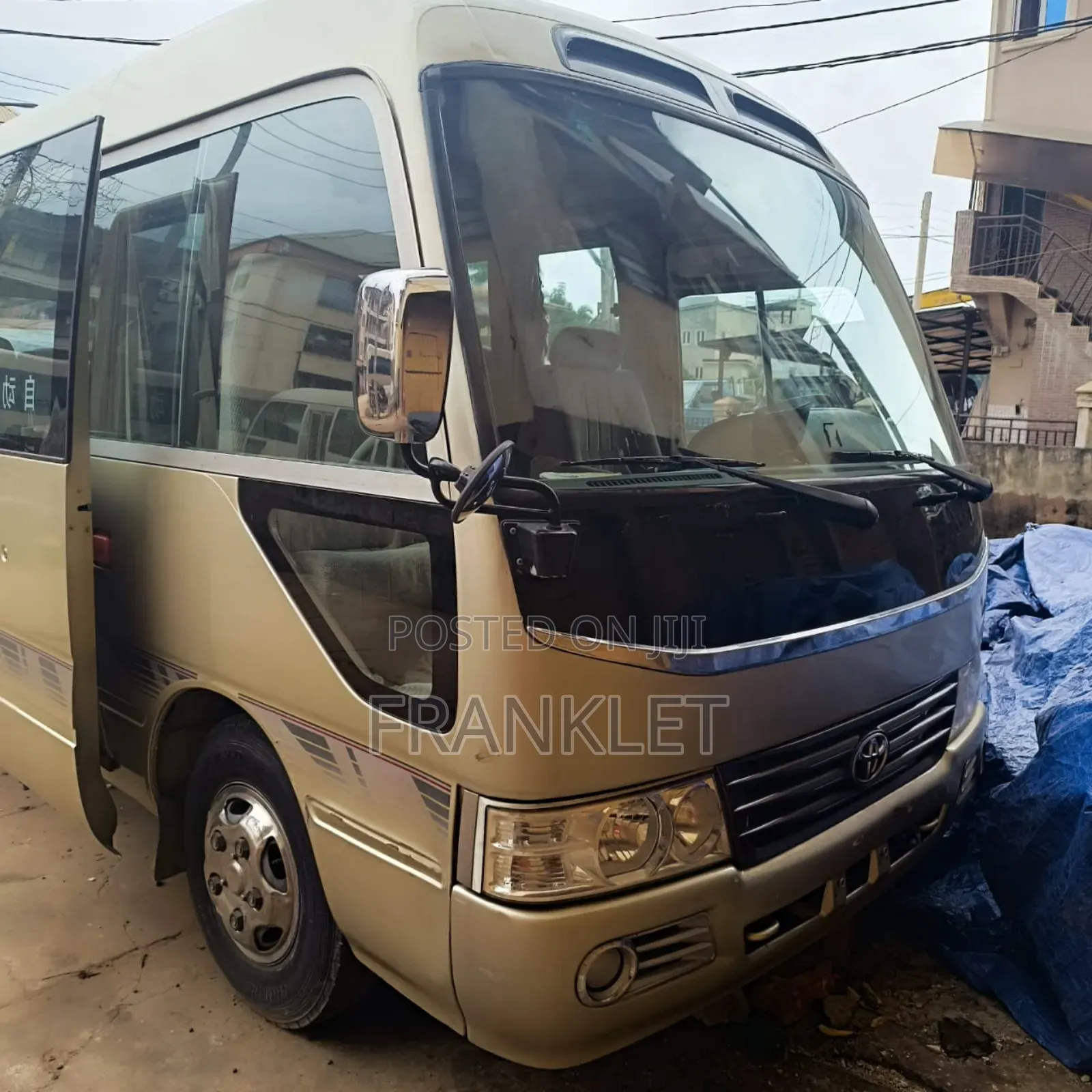 Toyota Coaster 2014 Gold