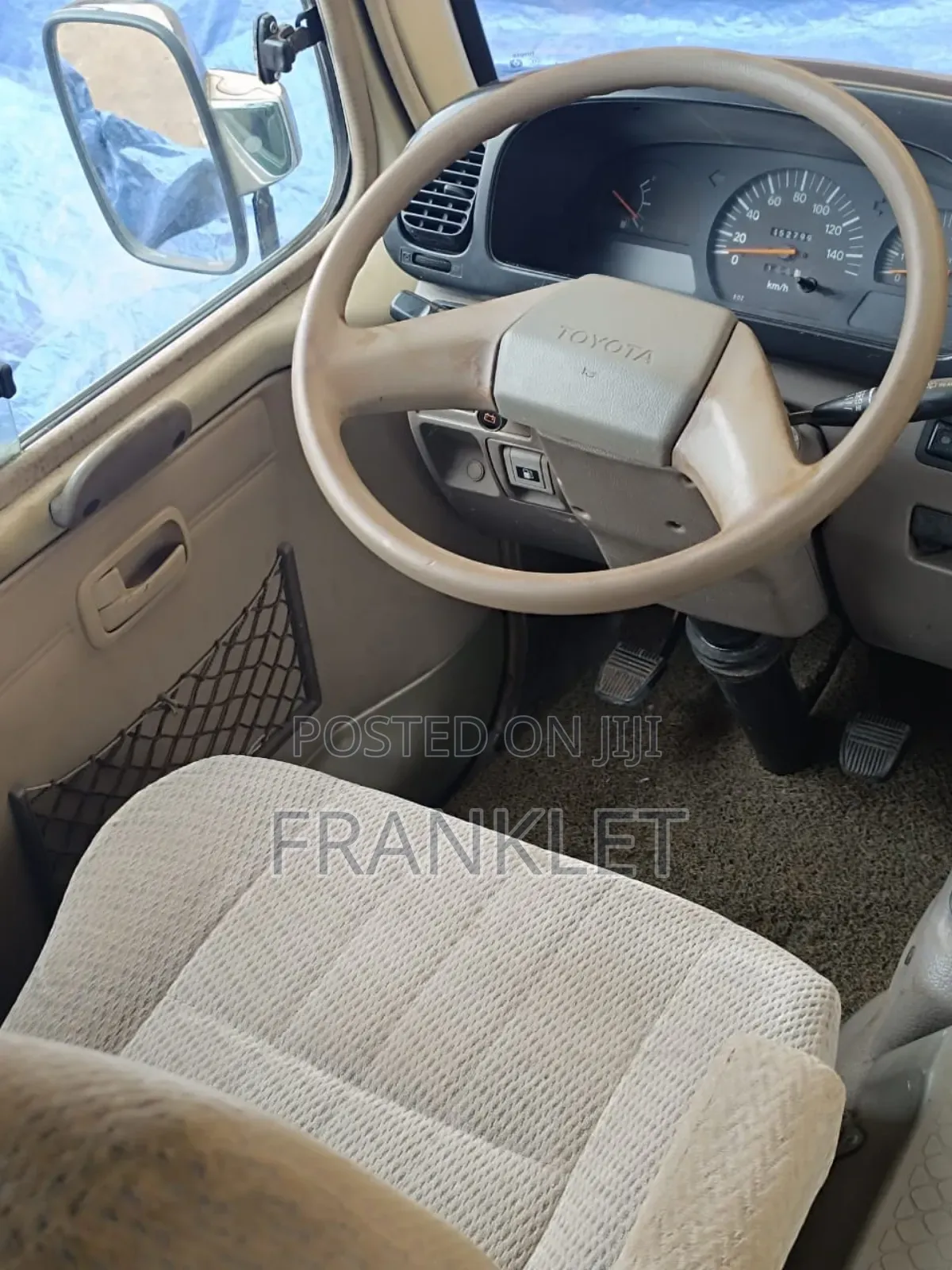 Toyota Coaster 2014 Gold