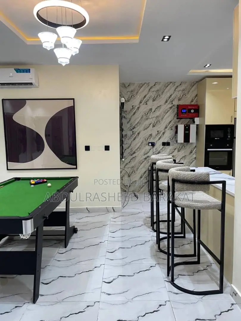 Luxury Two Bedroom Apartment With Snooker