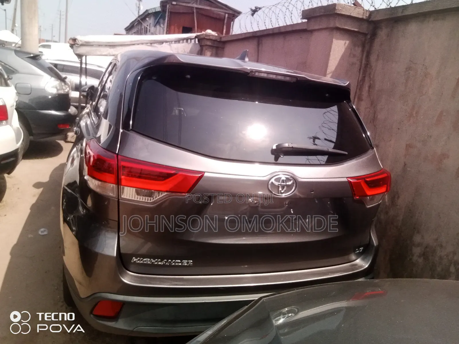 Toyota Highlander LE 4x4 V6 (3.5L 6cyl 8A) 2018 Gray