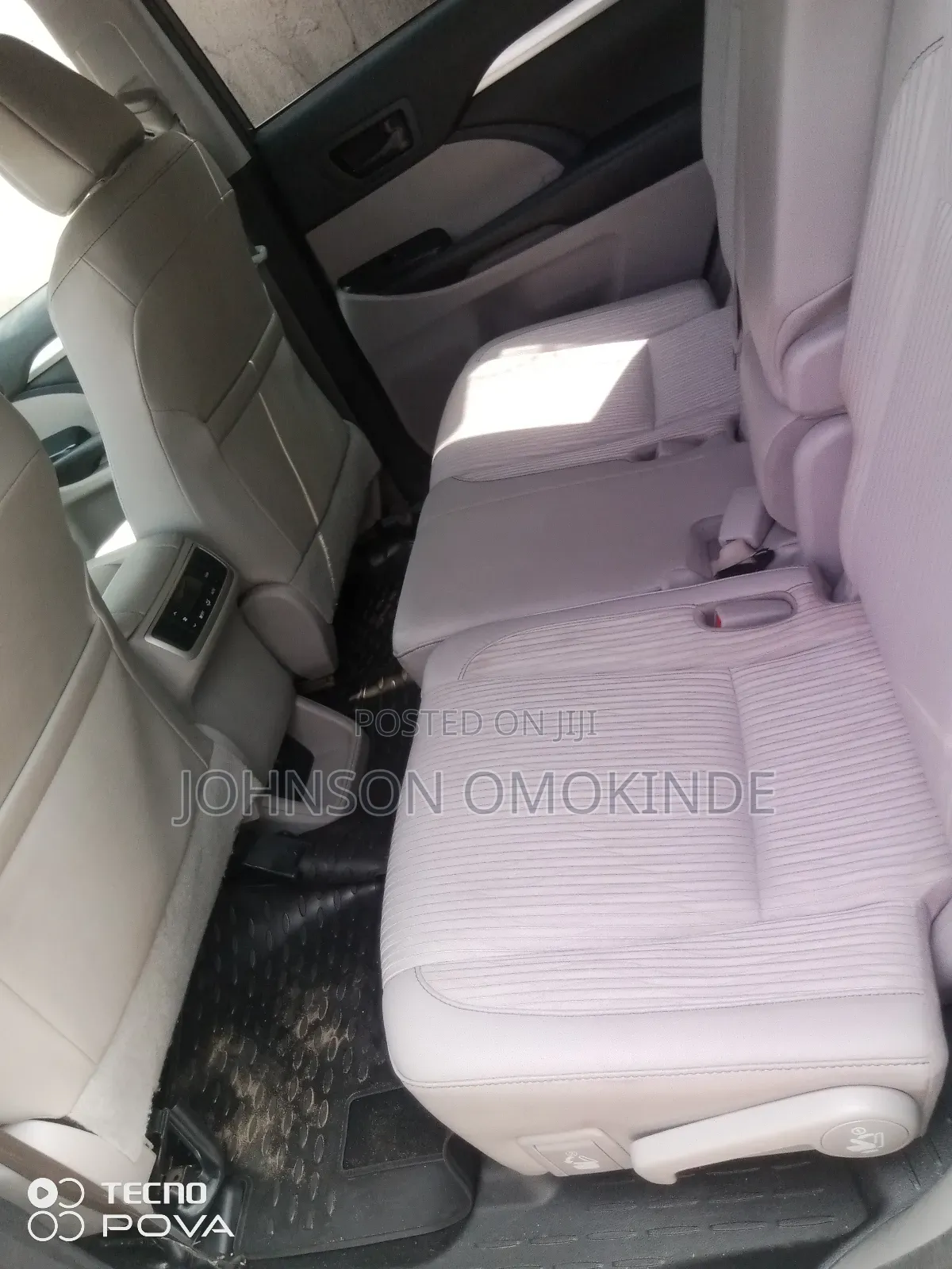 Toyota Highlander LE 4x4 V6 (3.5L 6cyl 8A) 2018 Gray