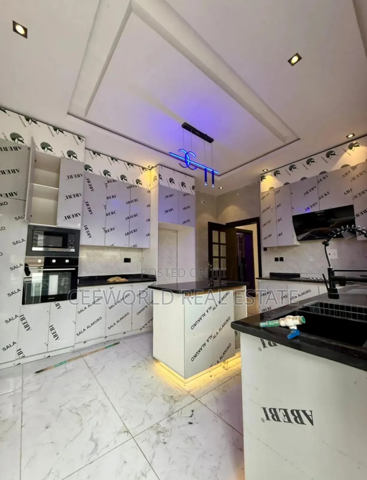 5bdrm Duplex in Carlton Gate Estate, Akobo for sale