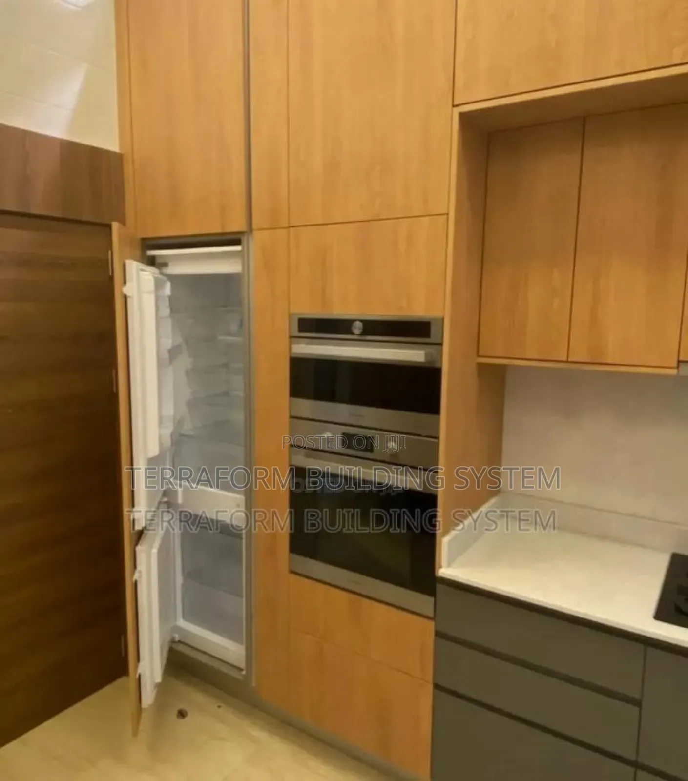 Fitted HDF Kitchen Cabinets With Inbuilt Appliances
