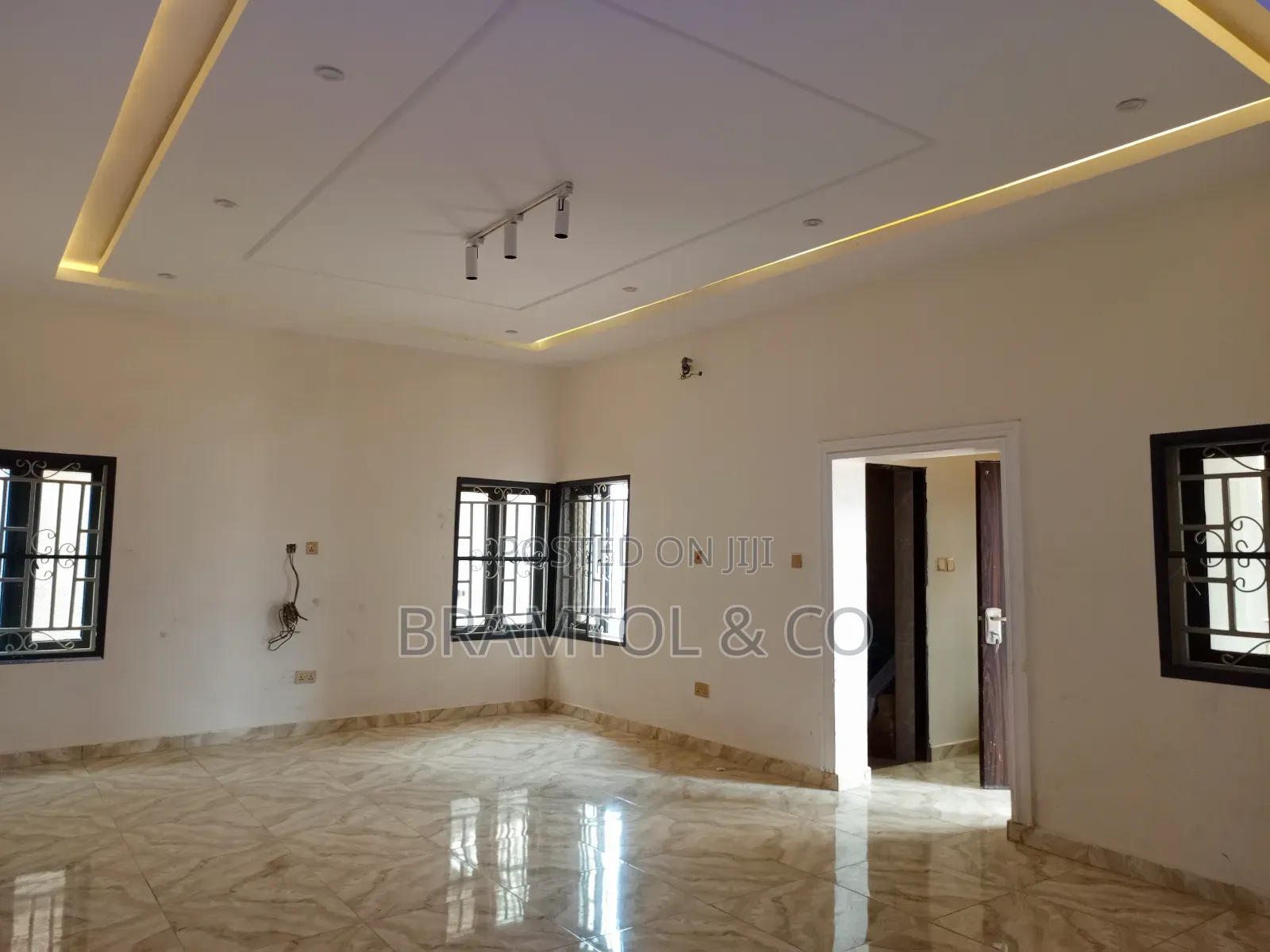2bdrm Block of Flats in Lugbe District for rent