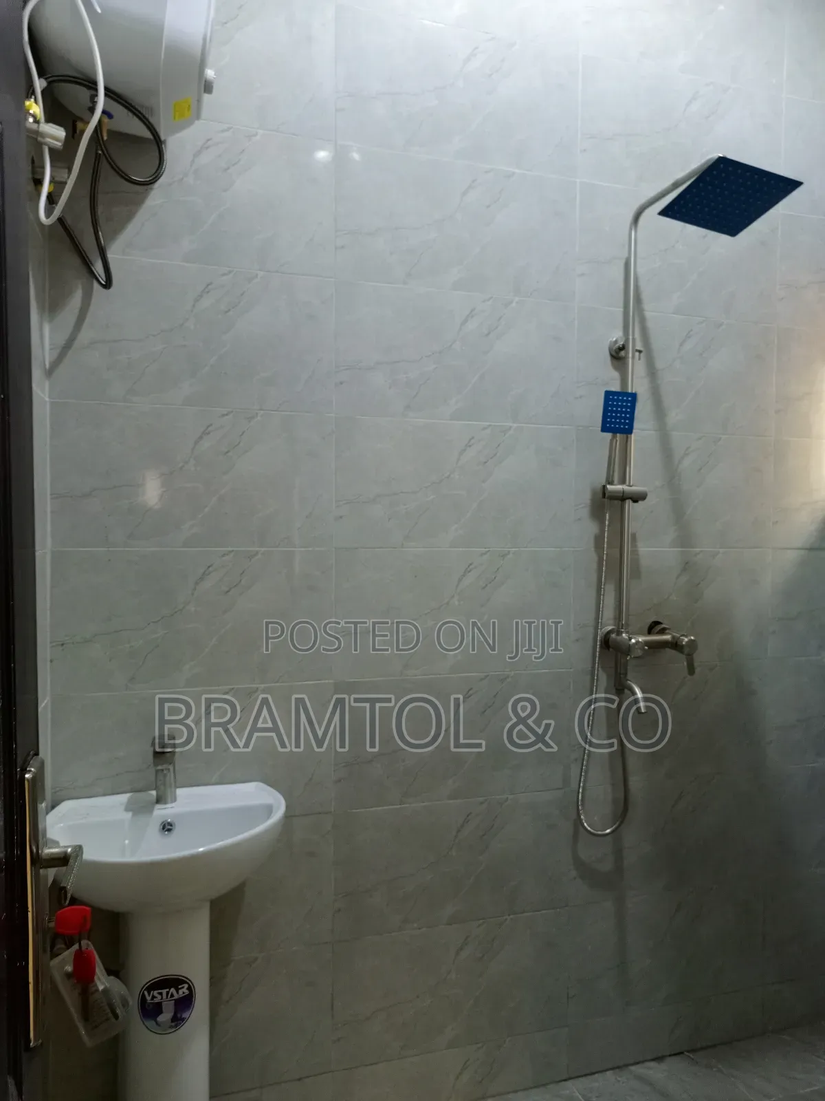 2bdrm Block of Flats in Lugbe District for rent
