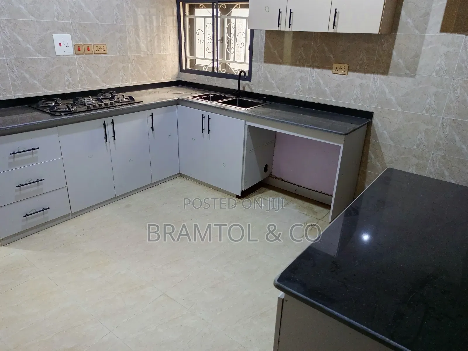 2bdrm Block of Flats in Lugbe District for rent